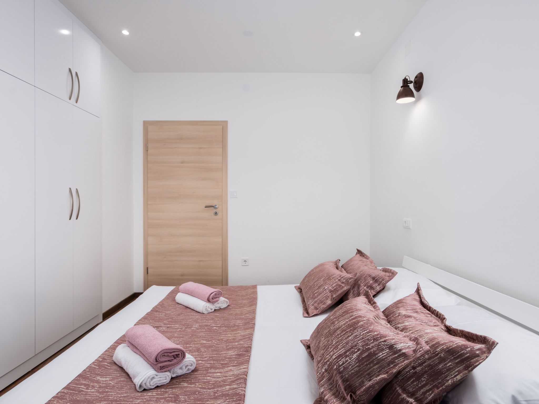 Seaside Villa Lara mit beheiztem Swimmingpool-Drinnen