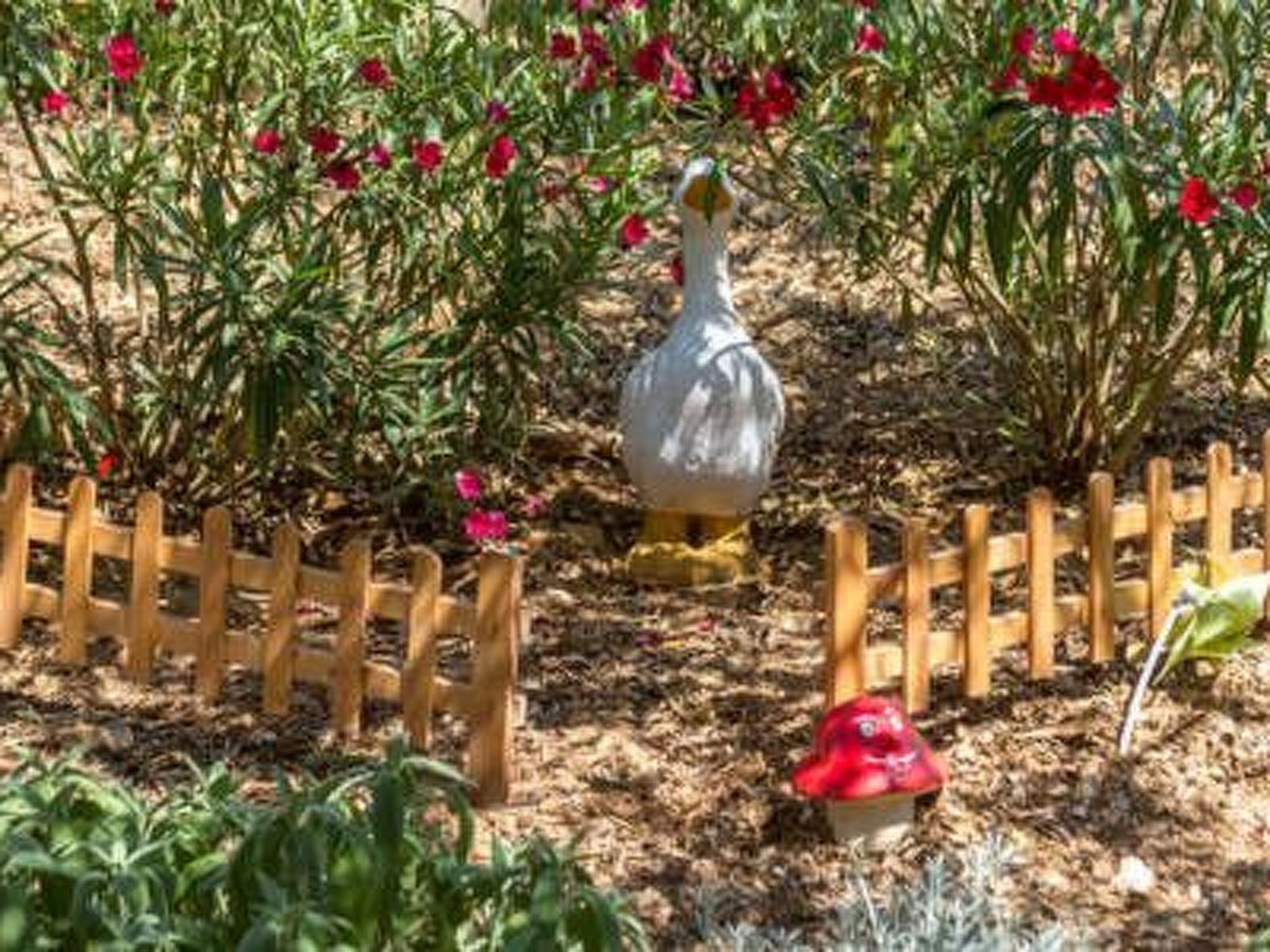Hütte mit Garten, Grill und Terrasse-Drinnen