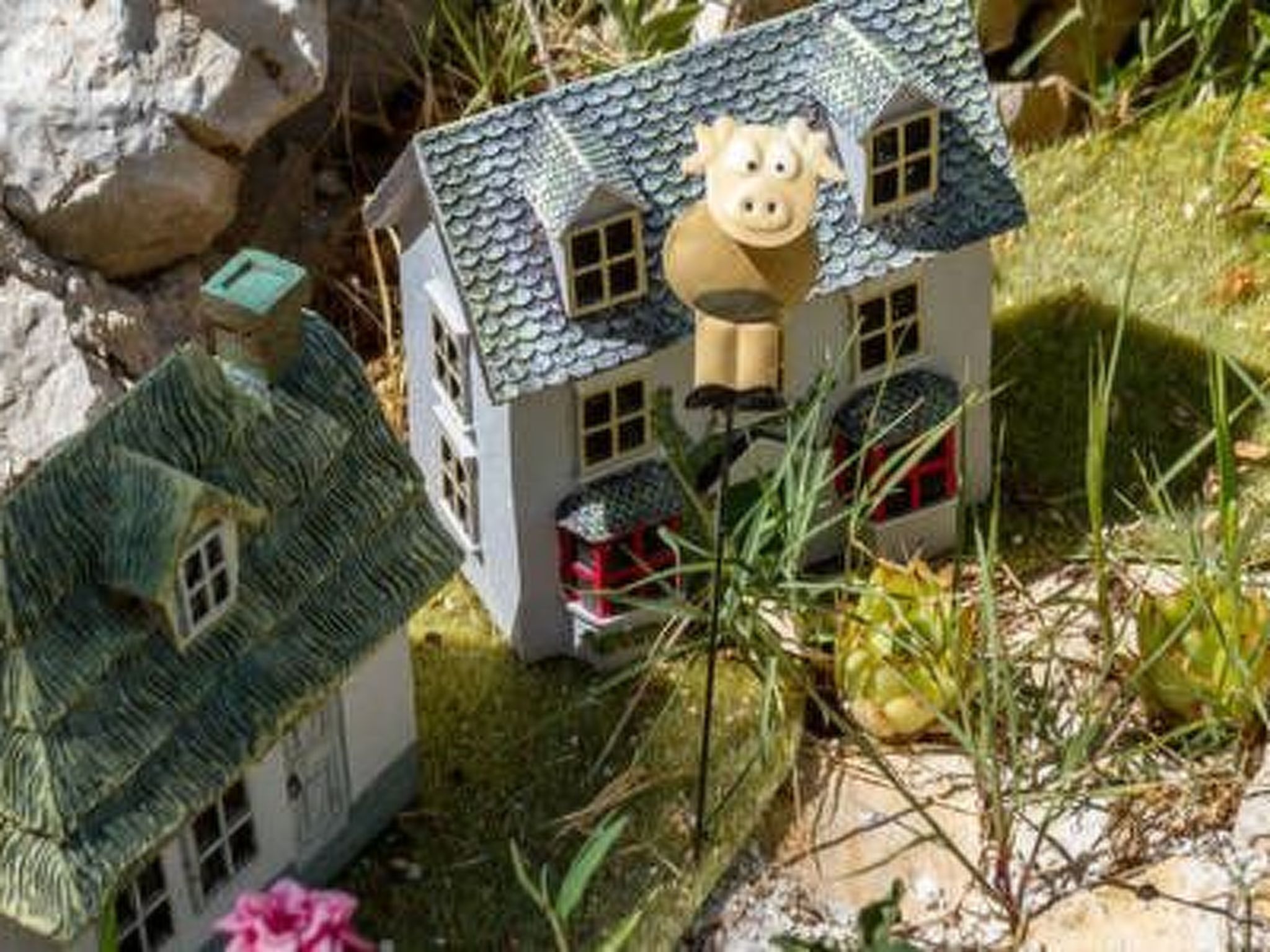 Hütte mit Garten, Grill und Terrasse-Drinnen