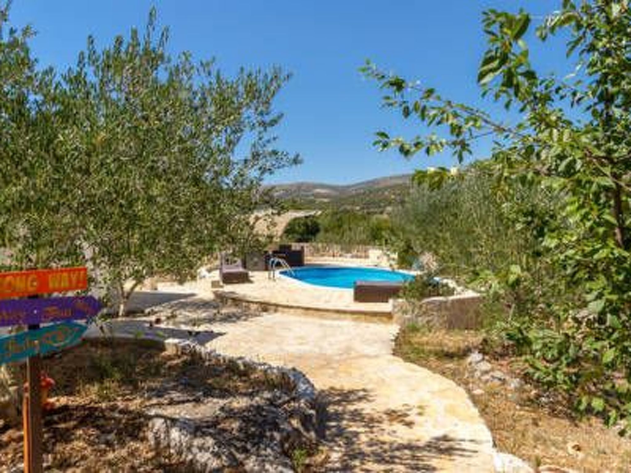 Hütte mit Garten, Grill und Terrasse-Drinnen