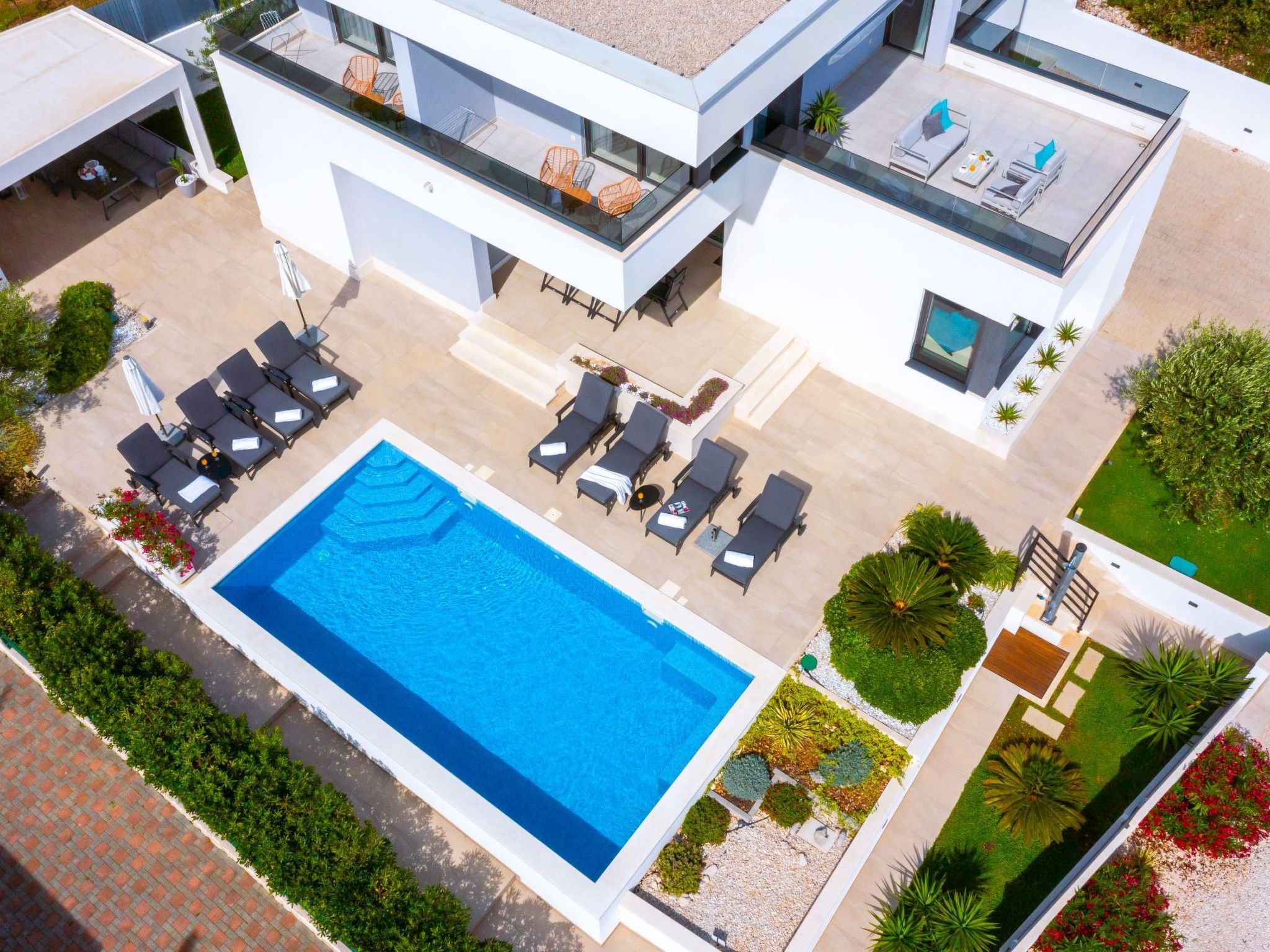 Luxuriöse Villa Dolce Vita direkt am Meer mit privatem Pool und Parkplatz-Inside