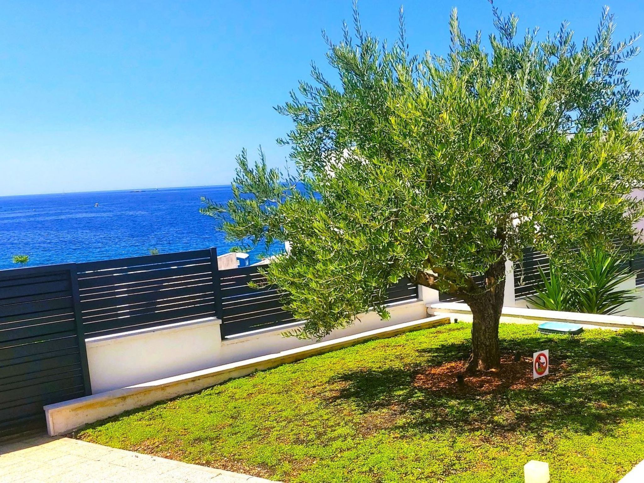 Luxuriöse Villa Dolce Vita direkt am Meer mit privatem Pool und Parkplatz-Inside