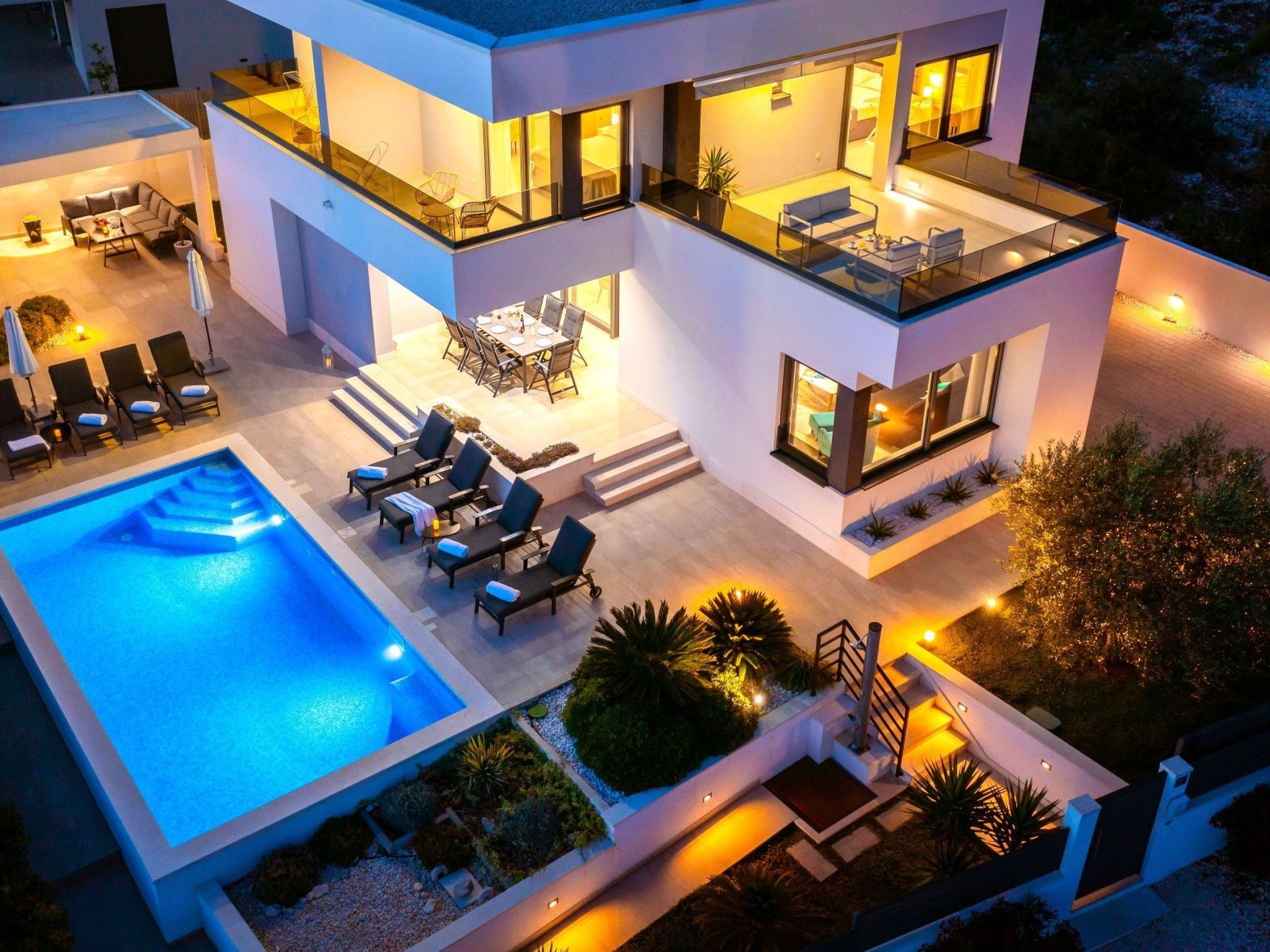 Luxuriöse Villa Dolce Vita direkt am Meer mit privatem Pool und Parkplatz-Inside