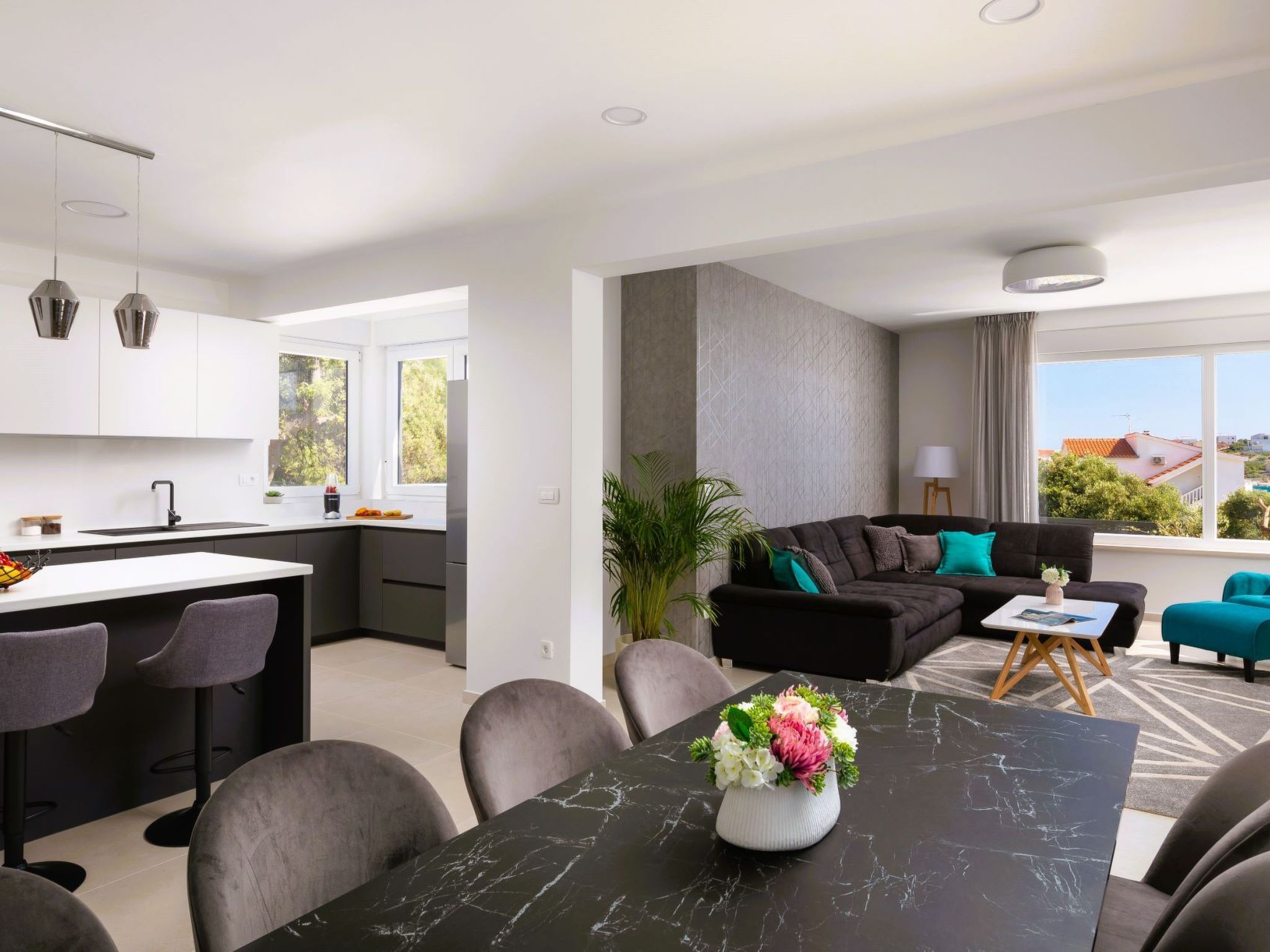 Maison Luxuriöse Villa Dolce Vita direkt am Meer mit privatem Pool und Parkplatz – Séjour, photo 36 sur 59