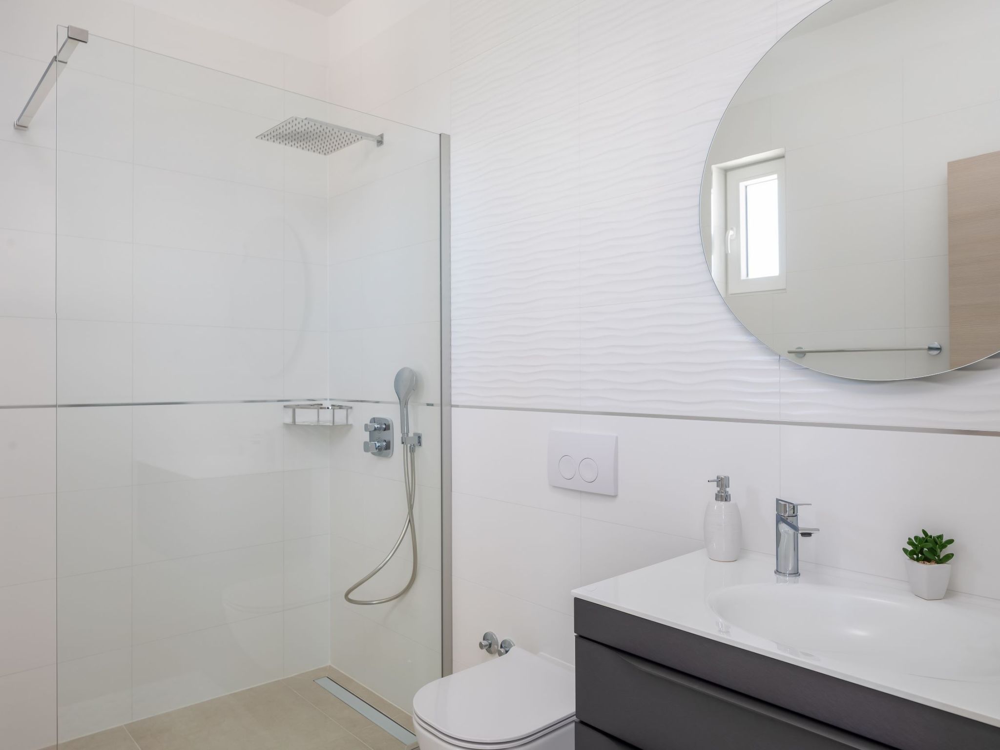 Luxuriöse Villa Dolce Vita direkt am Meer mit privatem Pool und Parkplatz-Inside