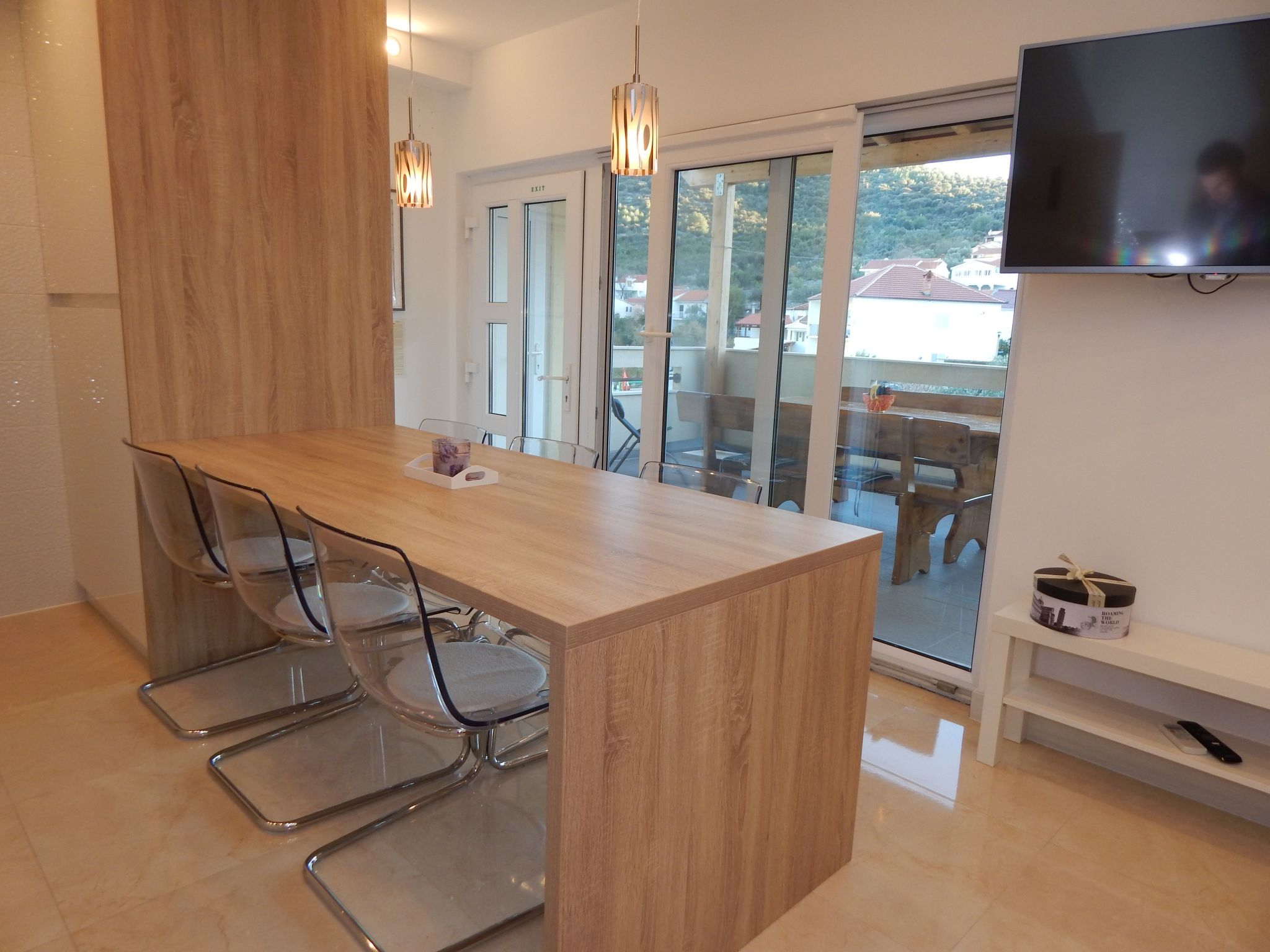 Idyllische, moderne Ferienwohnung direkt am Meer-Dedans