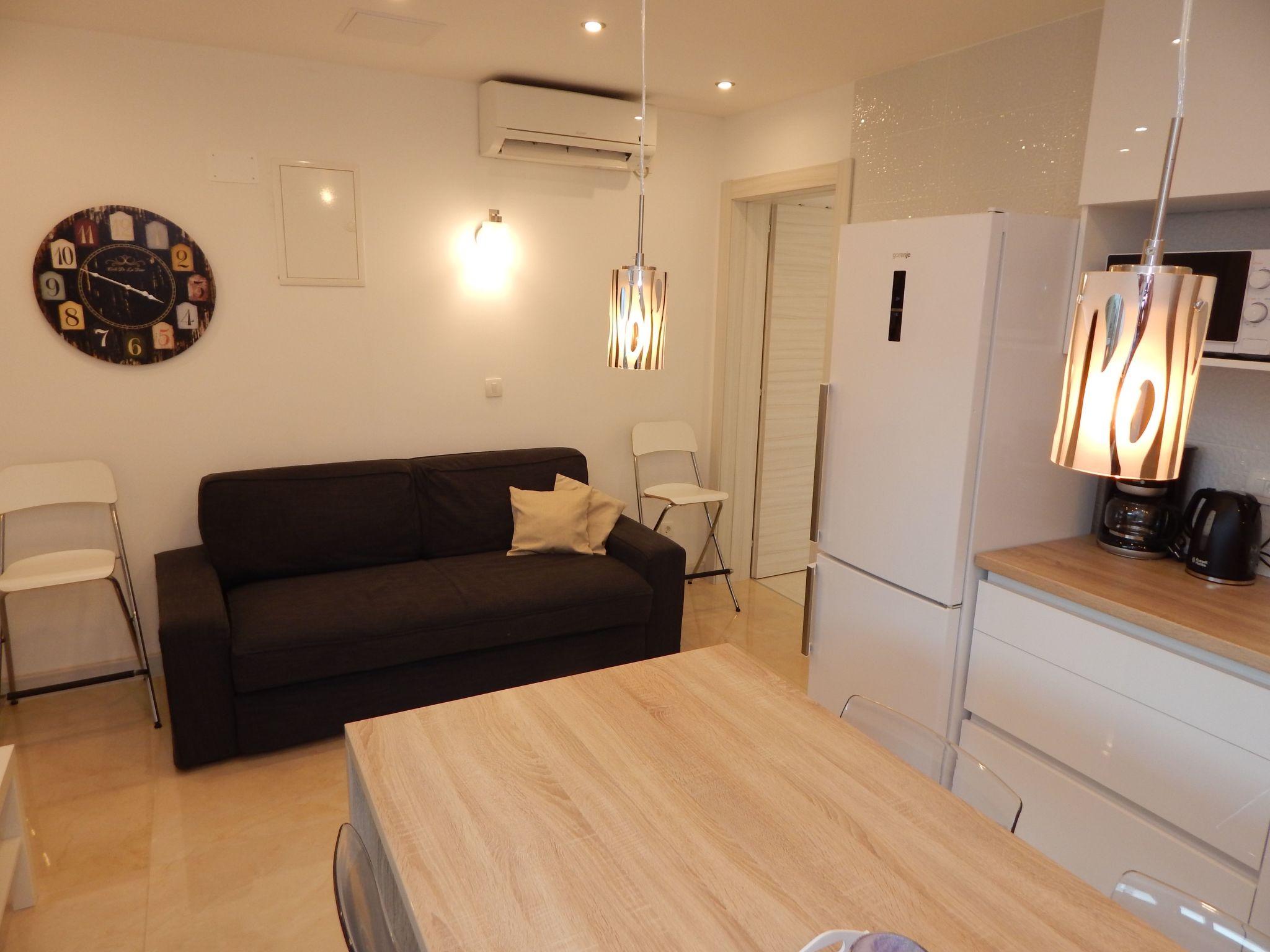 Idyllische, moderne Ferienwohnung direkt am Meer-Dedans