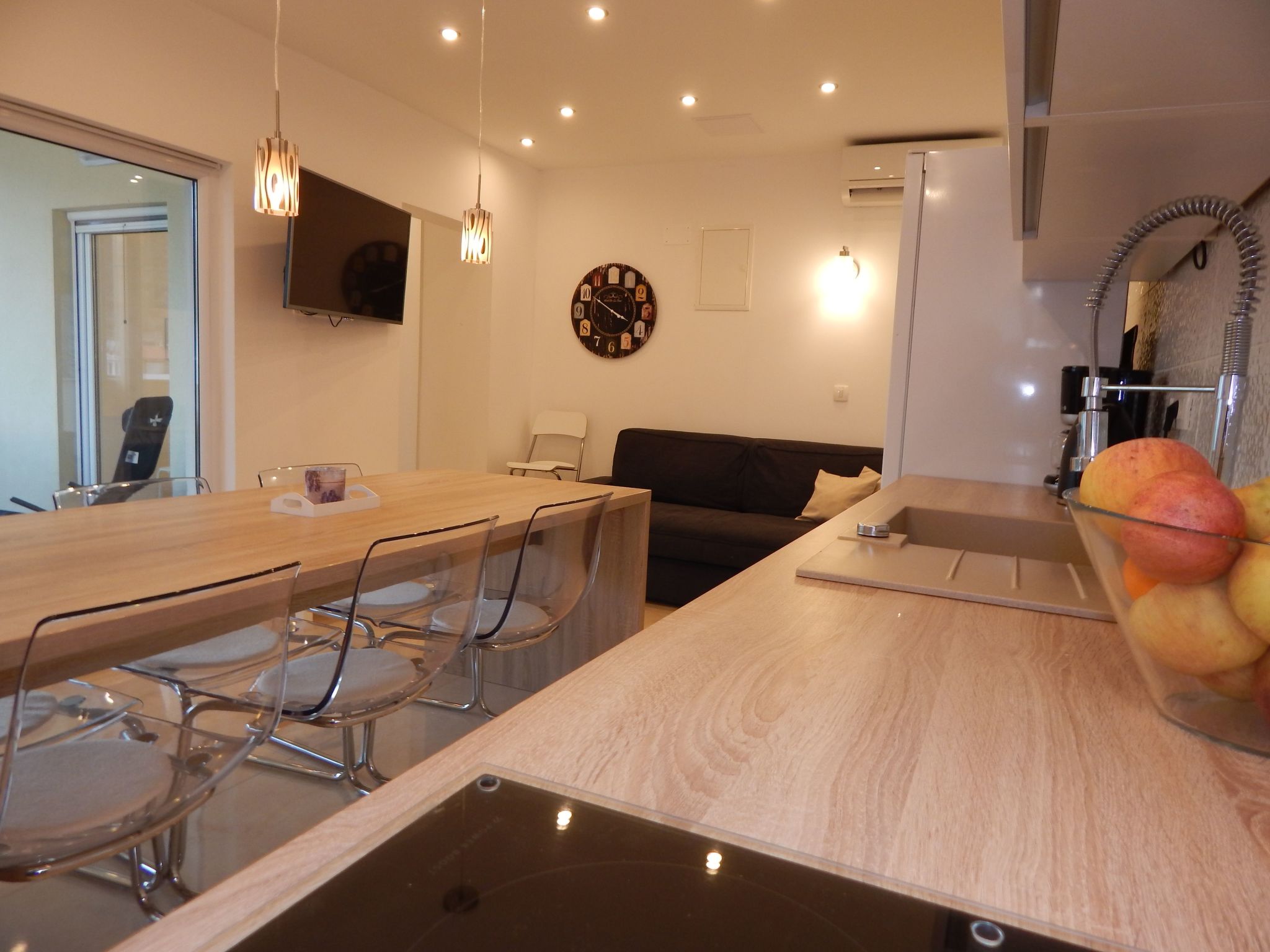 Idyllische, moderne Ferienwohnung direkt am Meer-Dedans