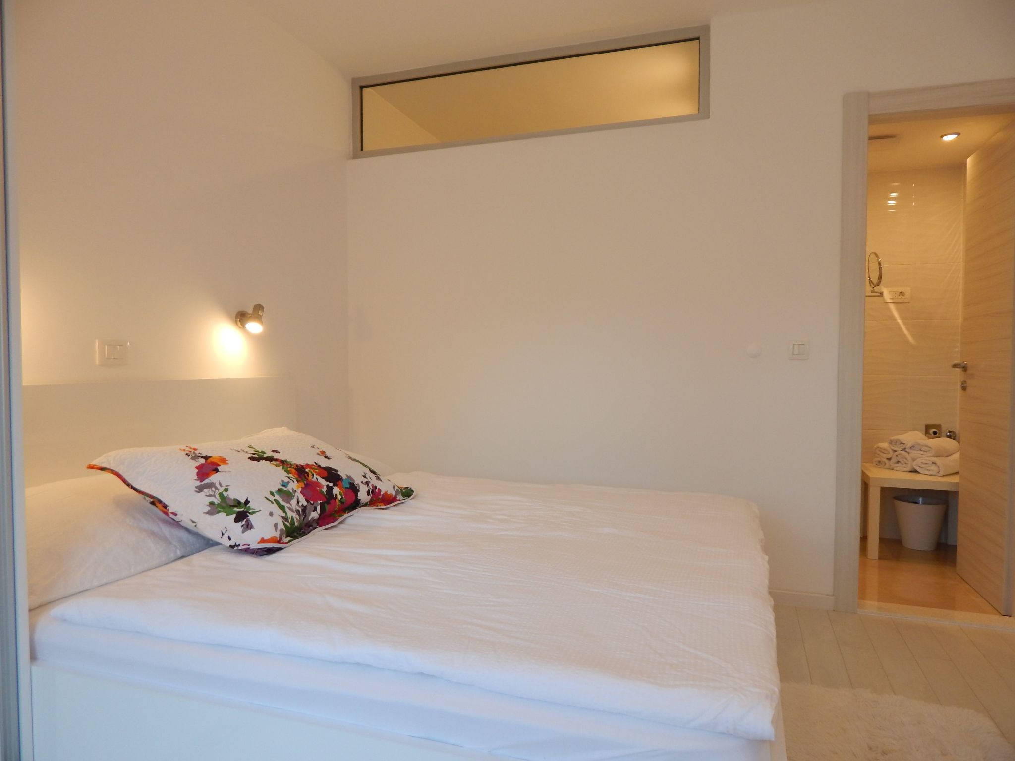 Idyllische, moderne Ferienwohnung direkt am Meer-Image-tags.info