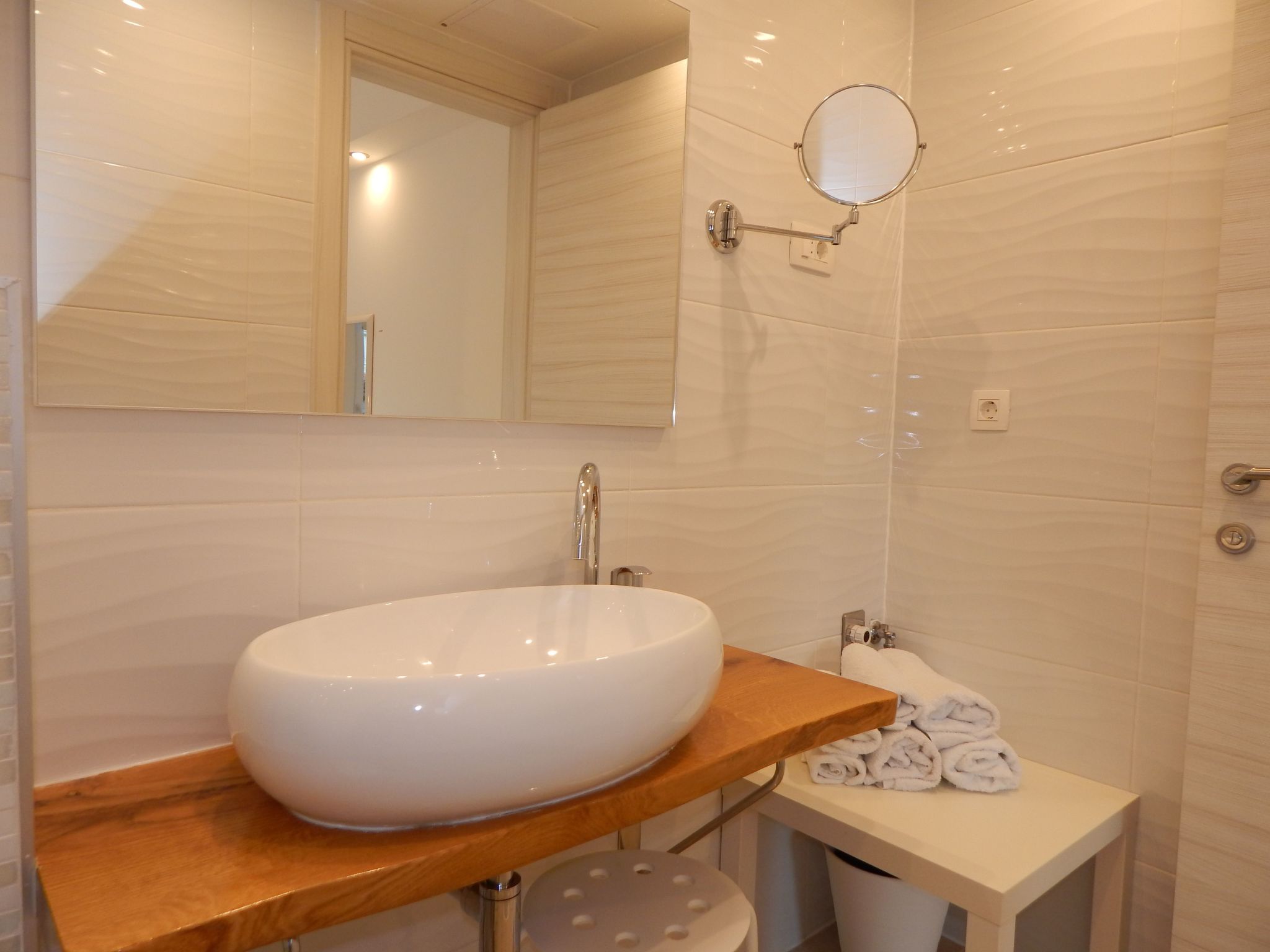 Idyllische, moderne Ferienwohnung direkt am Meer-Dedans