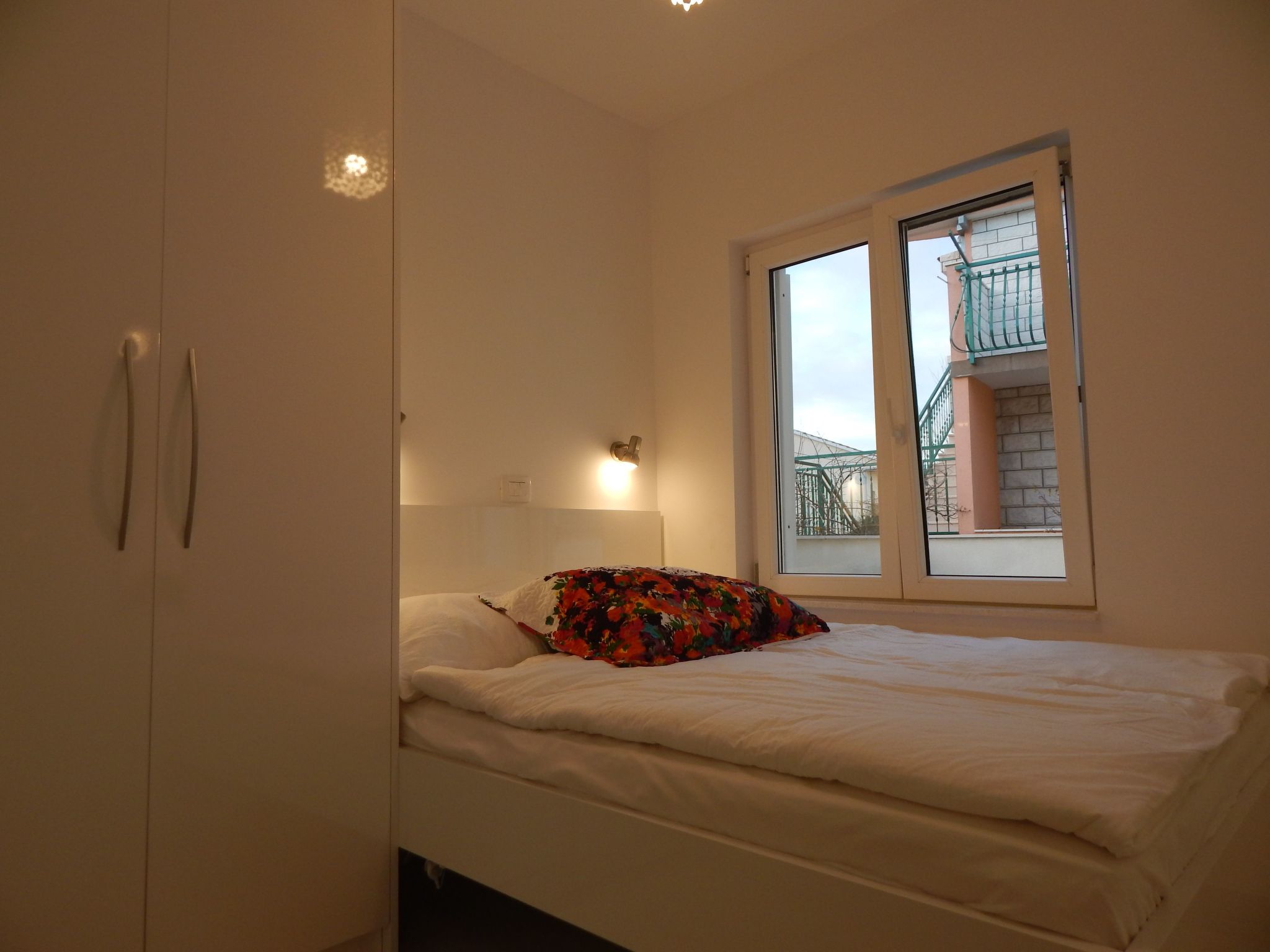 Idyllische, moderne Ferienwohnung direkt am Meer-Dedans