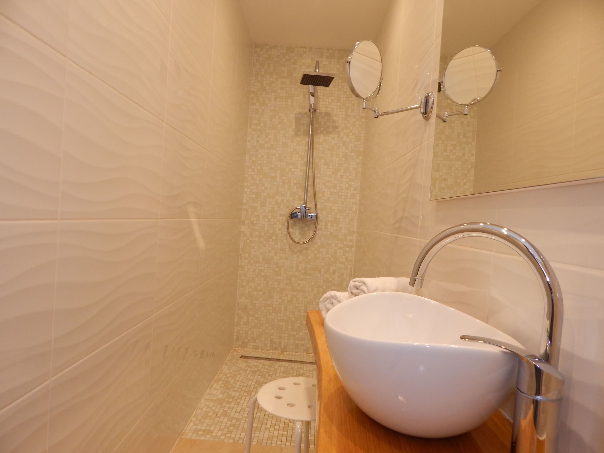 Idyllische, moderne Ferienwohnung direkt am Meer-Dedans