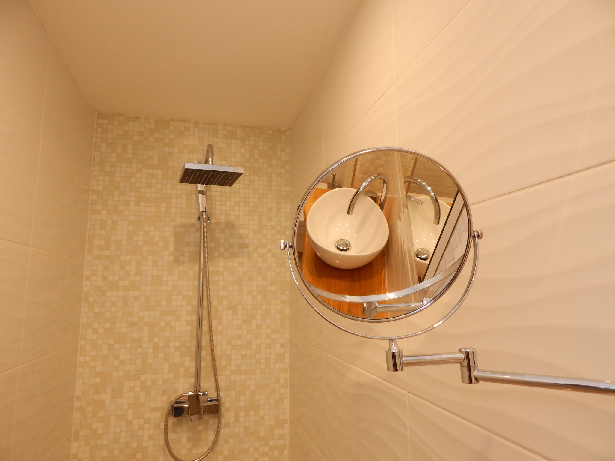 Idyllische, moderne Ferienwohnung direkt am Meer-Dedans