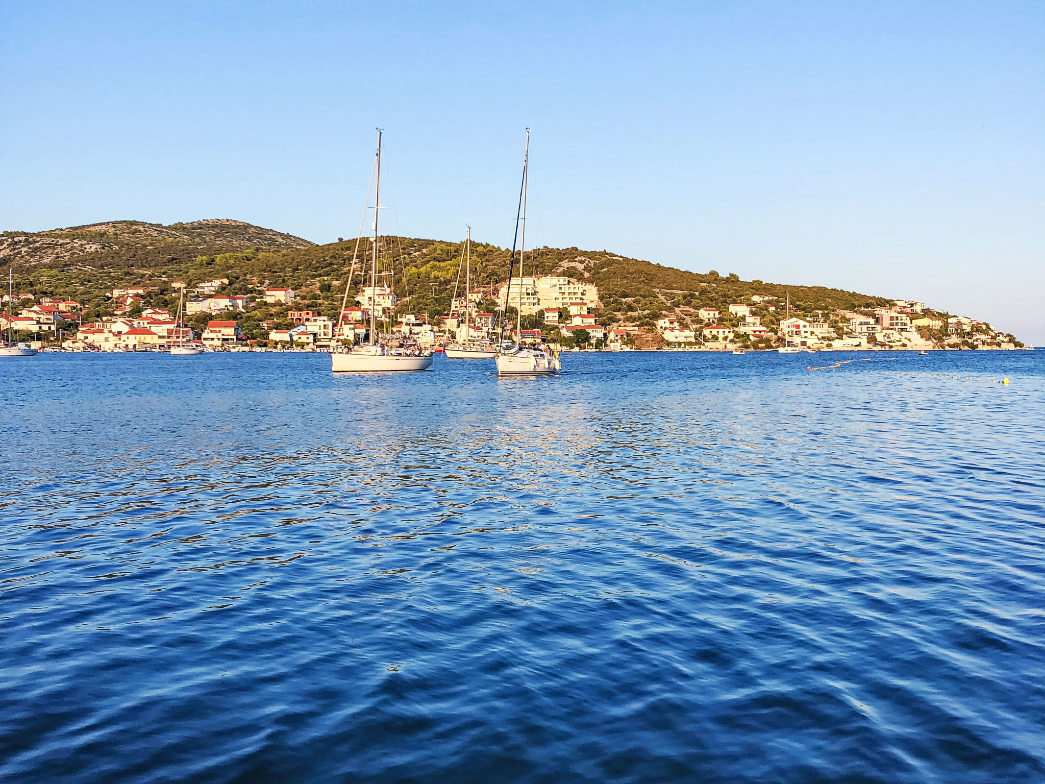 Idyllische, moderne Ferienwohnung direkt am Meer