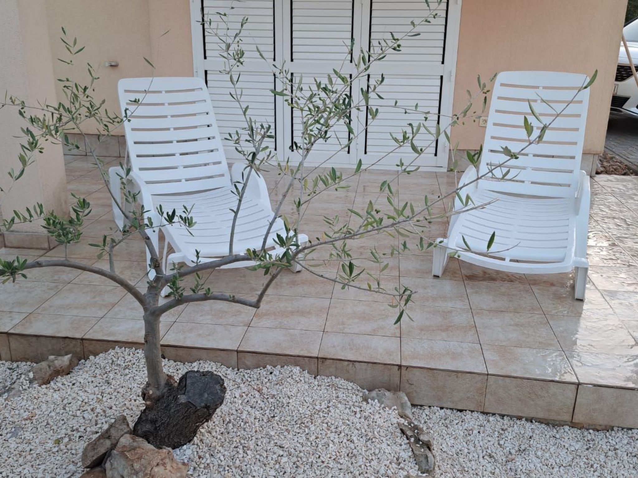 Mit Blick auf das Wasser-Binnen