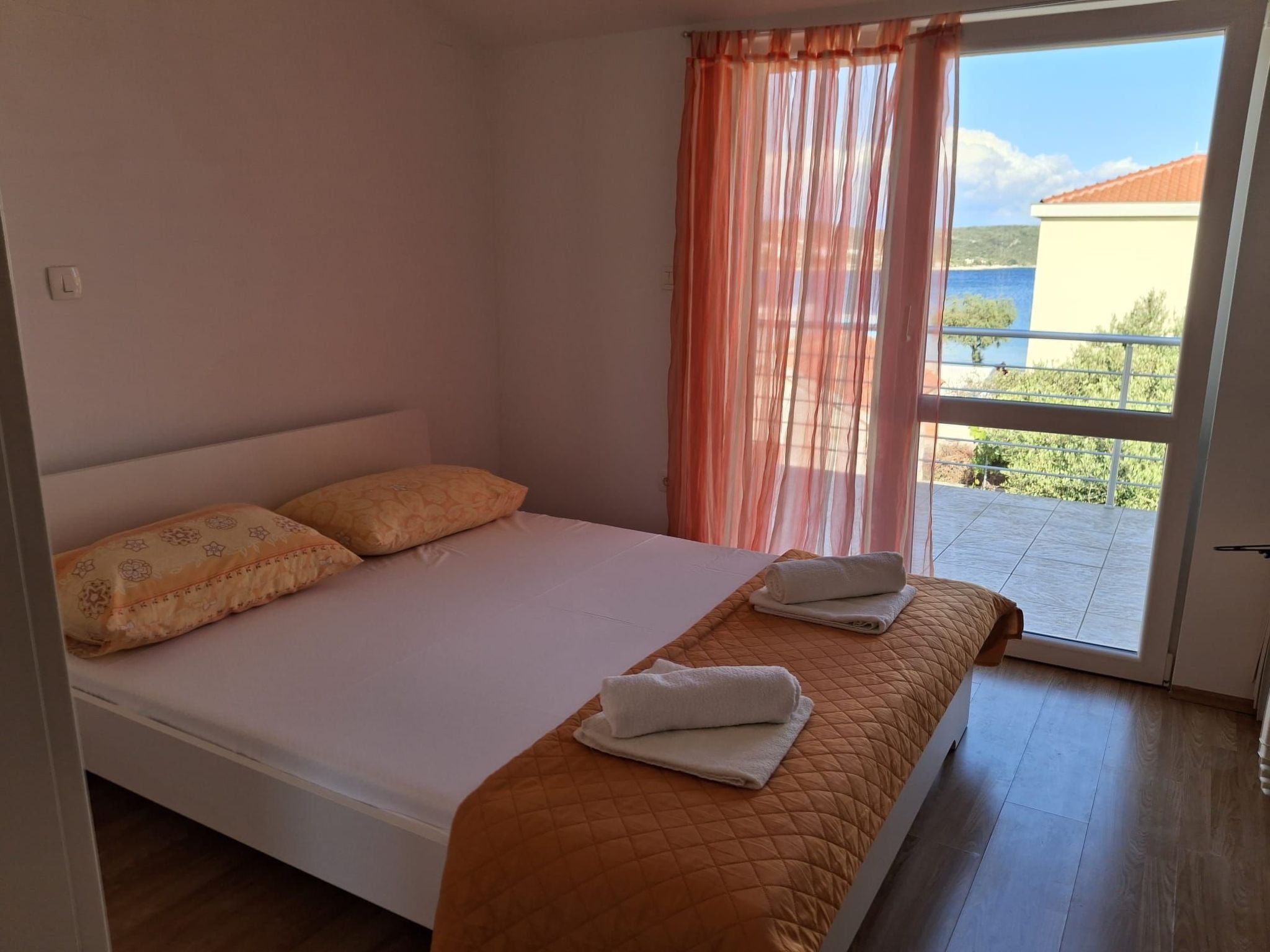 Mit Blick auf das Wasser-Binnen