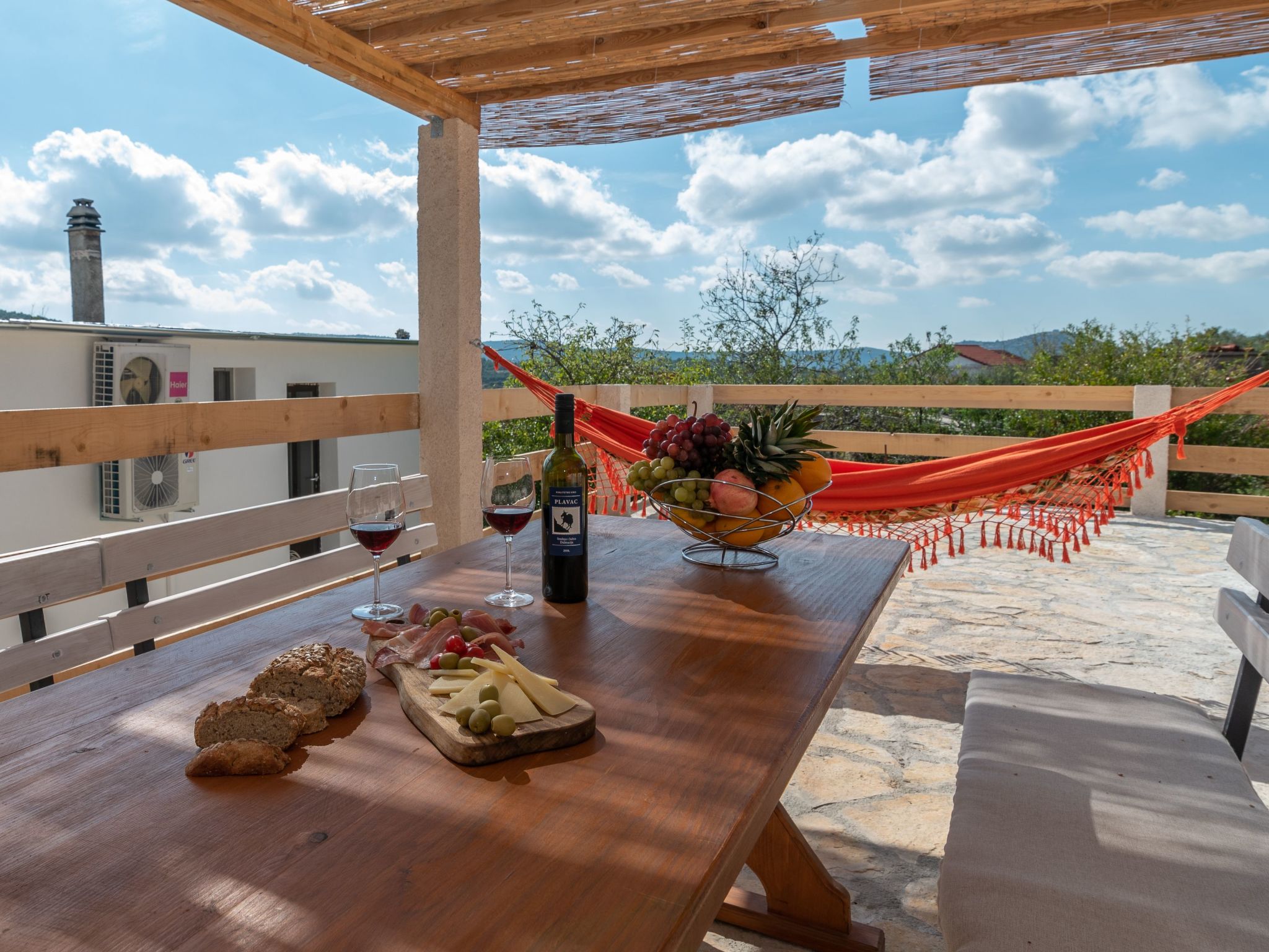 Mittelmeer-Ferienhaus Eden-Drinnen