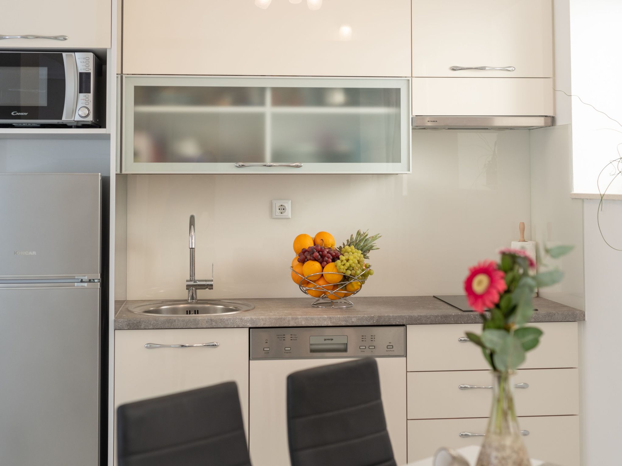 Mittelmeer-Ferienhaus Eden-Drinnen