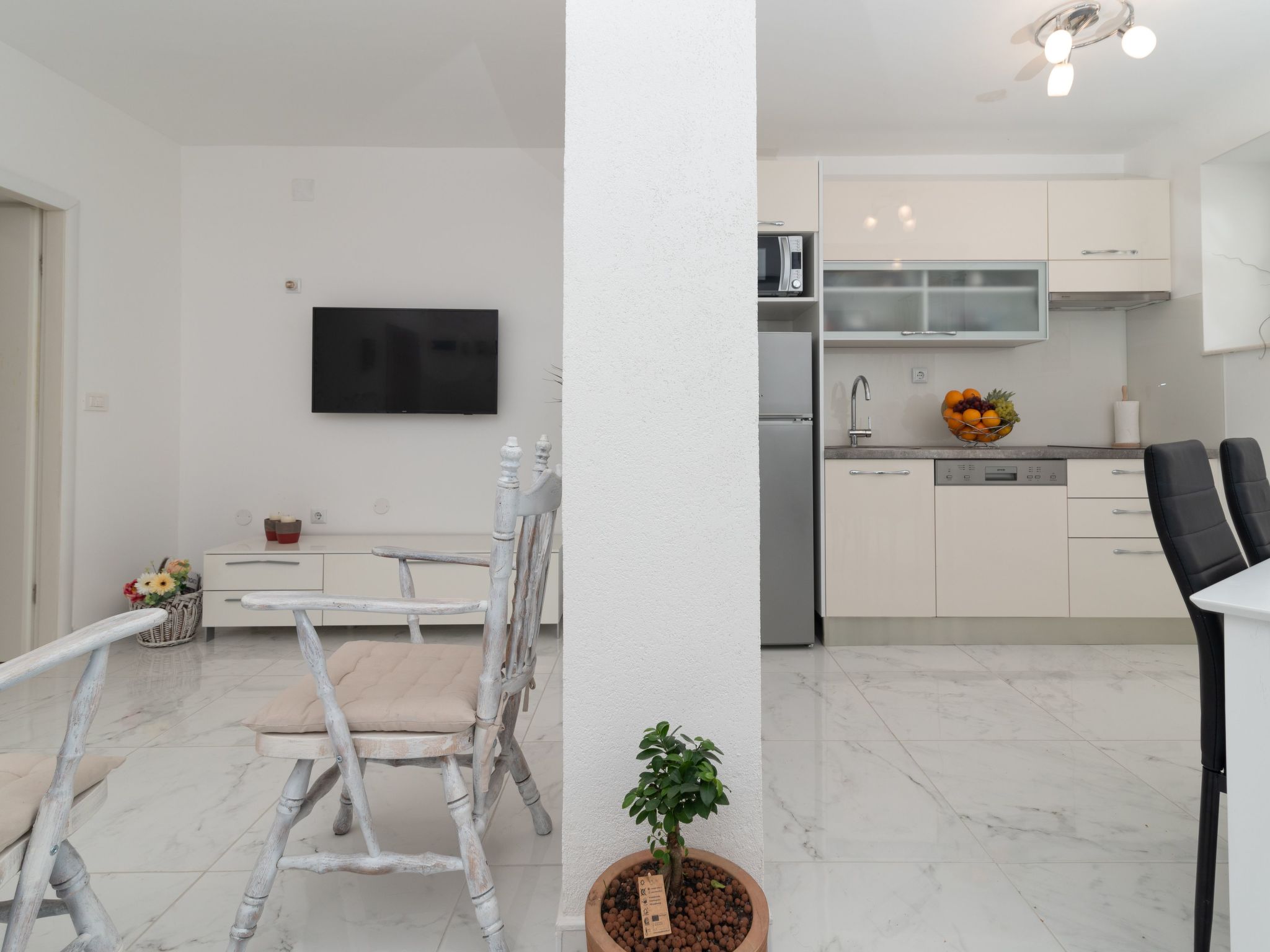 Mittelmeer-Ferienhaus Eden-Drinnen