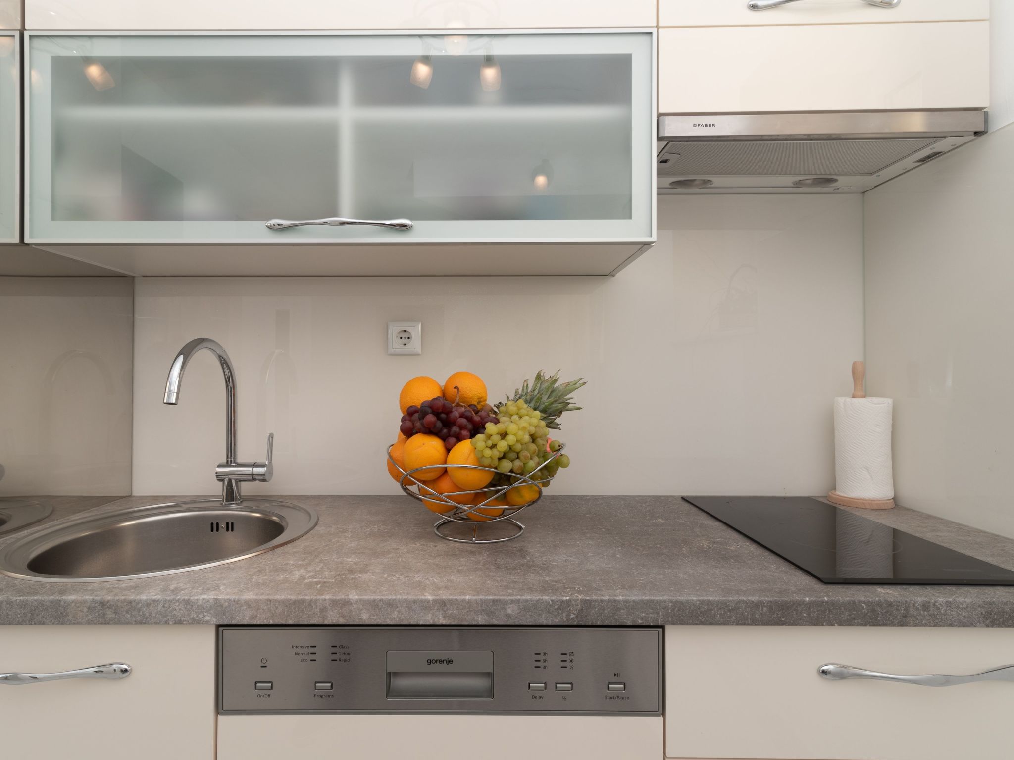 Mittelmeer-Ferienhaus Eden-Drinnen