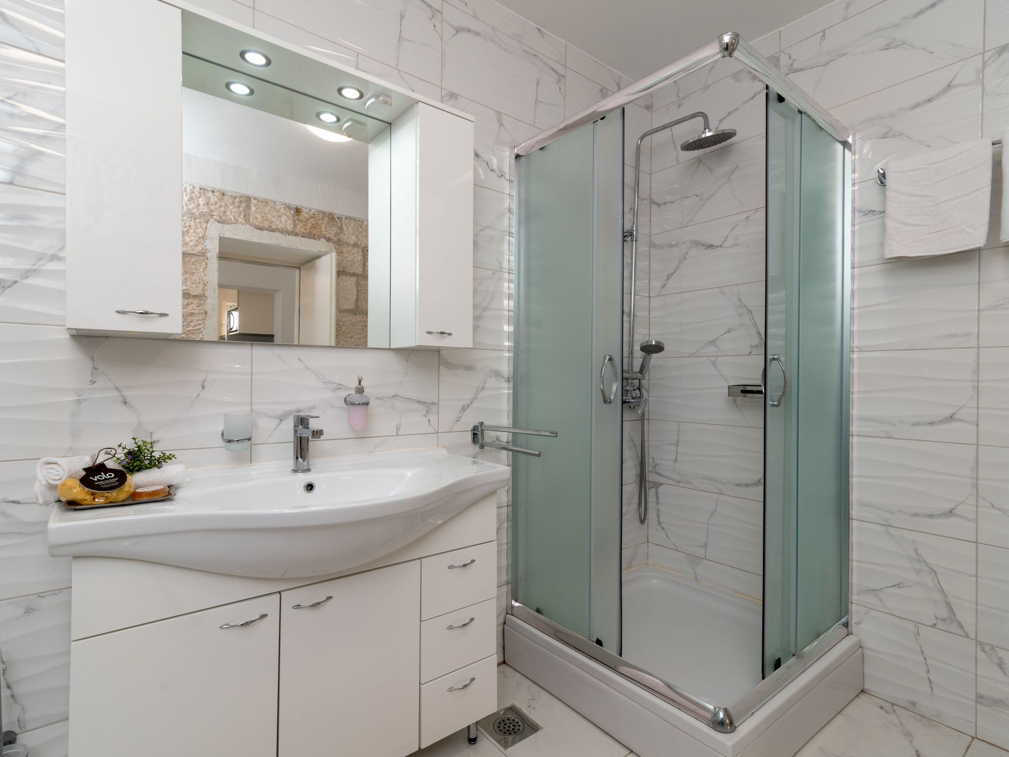 Mittelmeer-Ferienhaus Eden-Drinnen