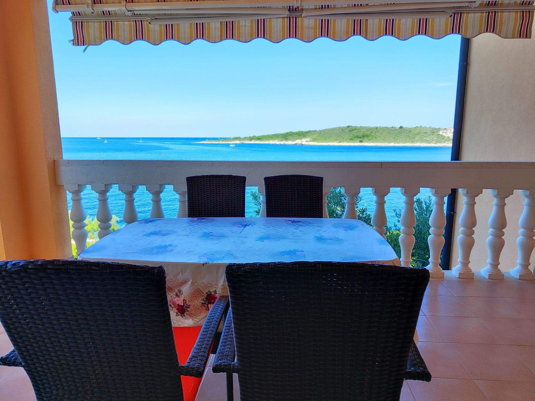 Für 3 Personen in Sevid, Adriaküste Kroatien