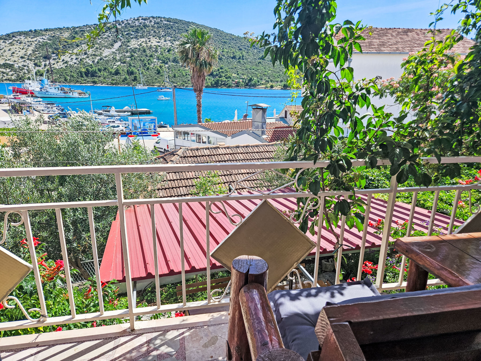 Vakantiehuis met 6 slaapkamer(s) in Vinisce (Kroatië) voor 12 personen