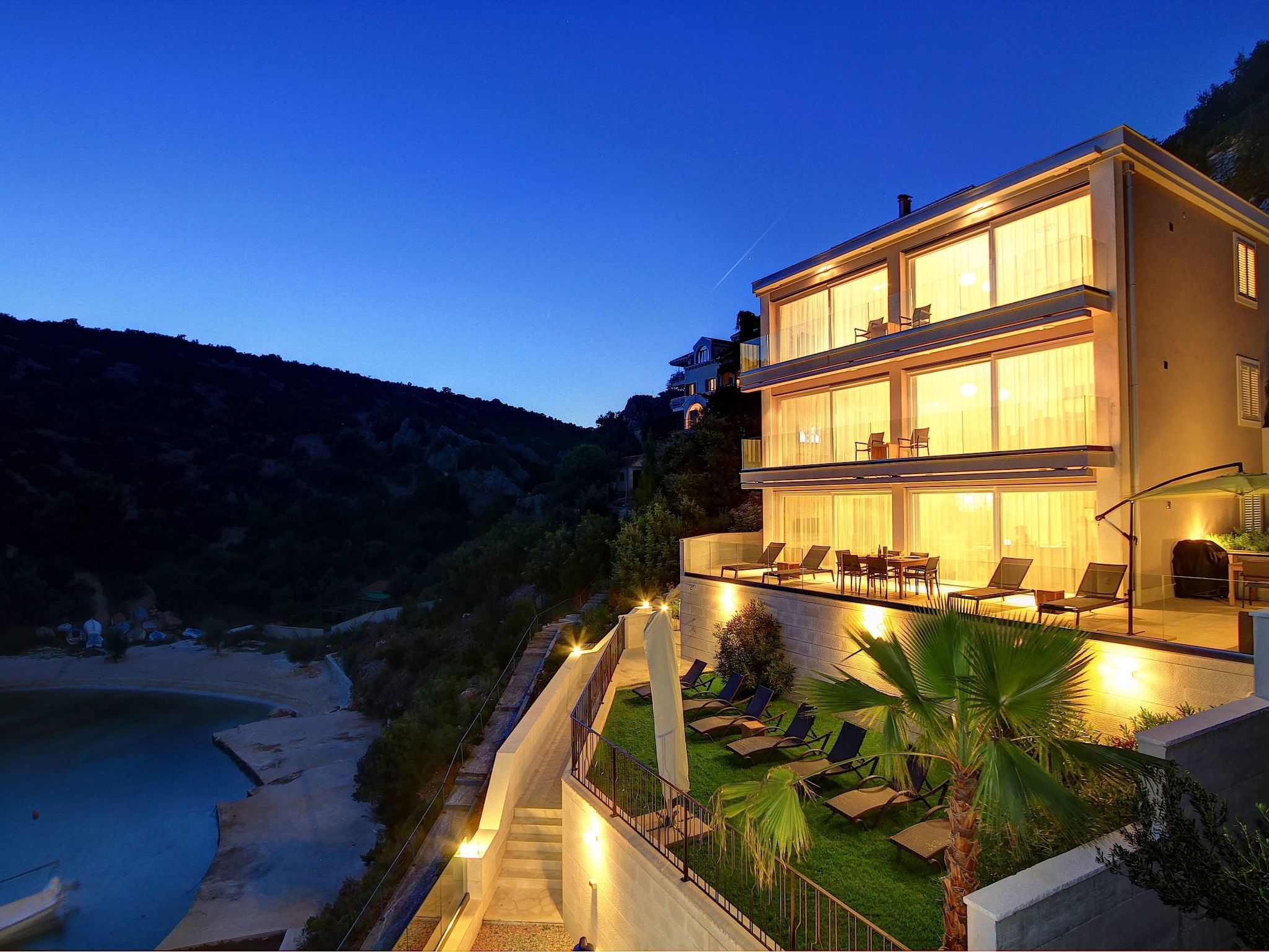 Ferienhaus mit umzäuntem Garten in Vinisce (Kroatien) und 1 Hund erlaubt