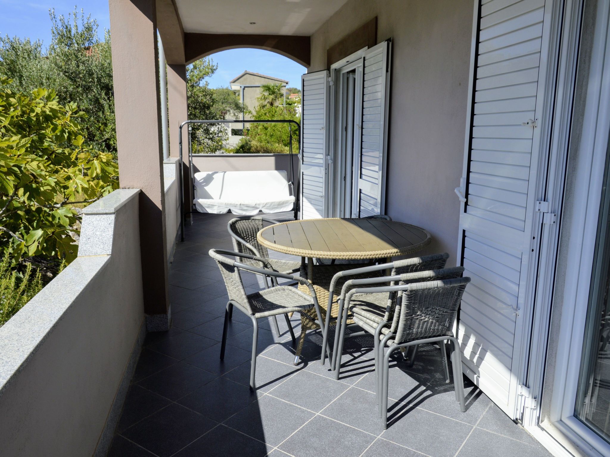 Wohnung in Vinišće mit privatem Parkplatz