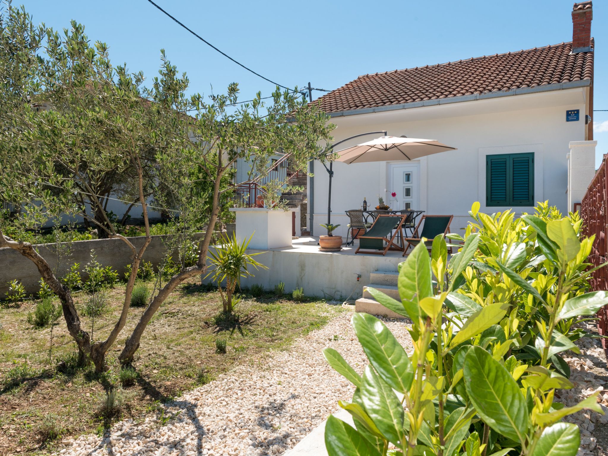 Modernes Ferienhaus mit Terrasse und Meerblick-Binnen