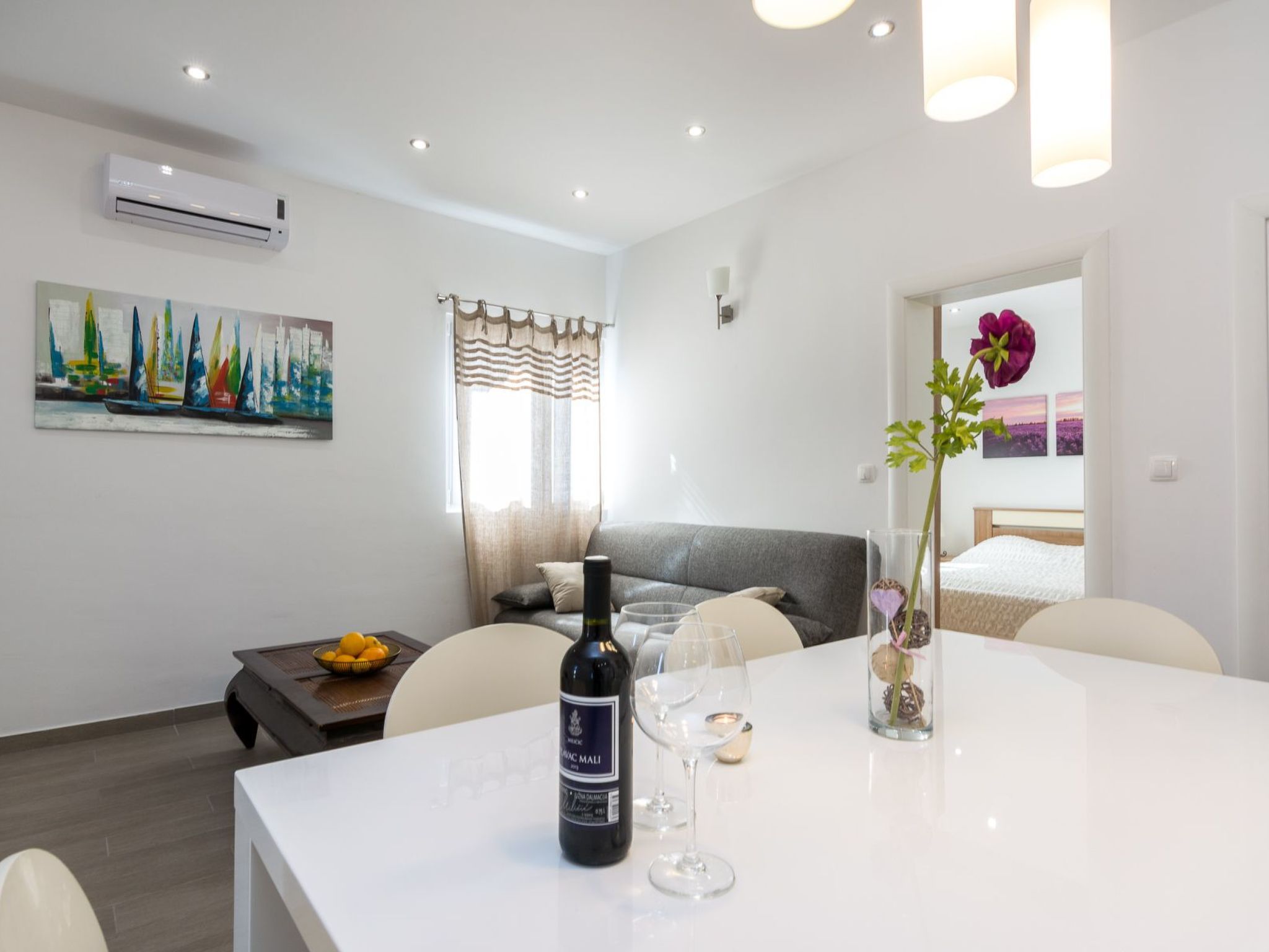 Modernes Ferienhaus mit Terrasse und Meerblick-Binnen