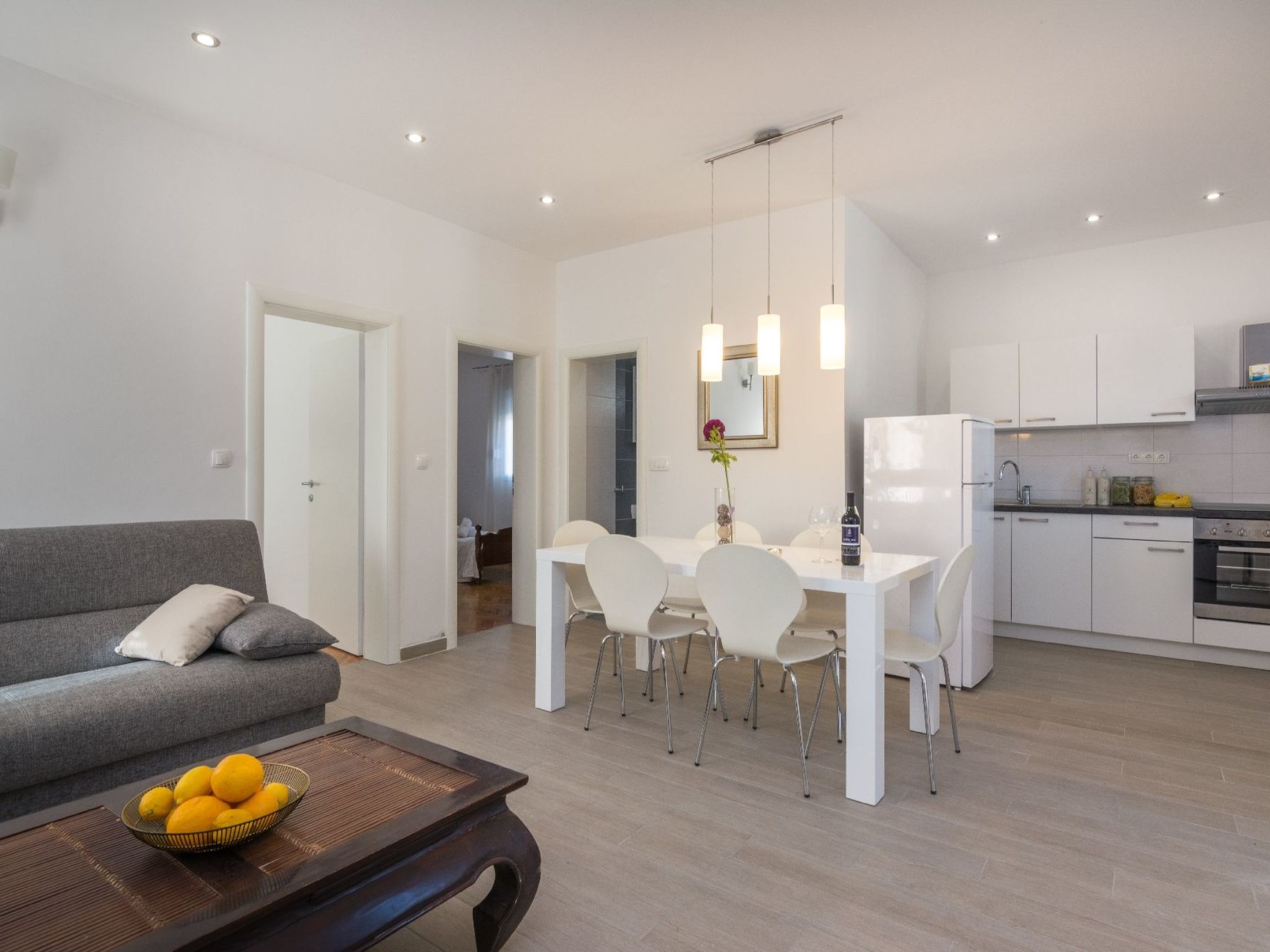 Modernes Ferienhaus mit Terrasse und Meerblick-Binnen