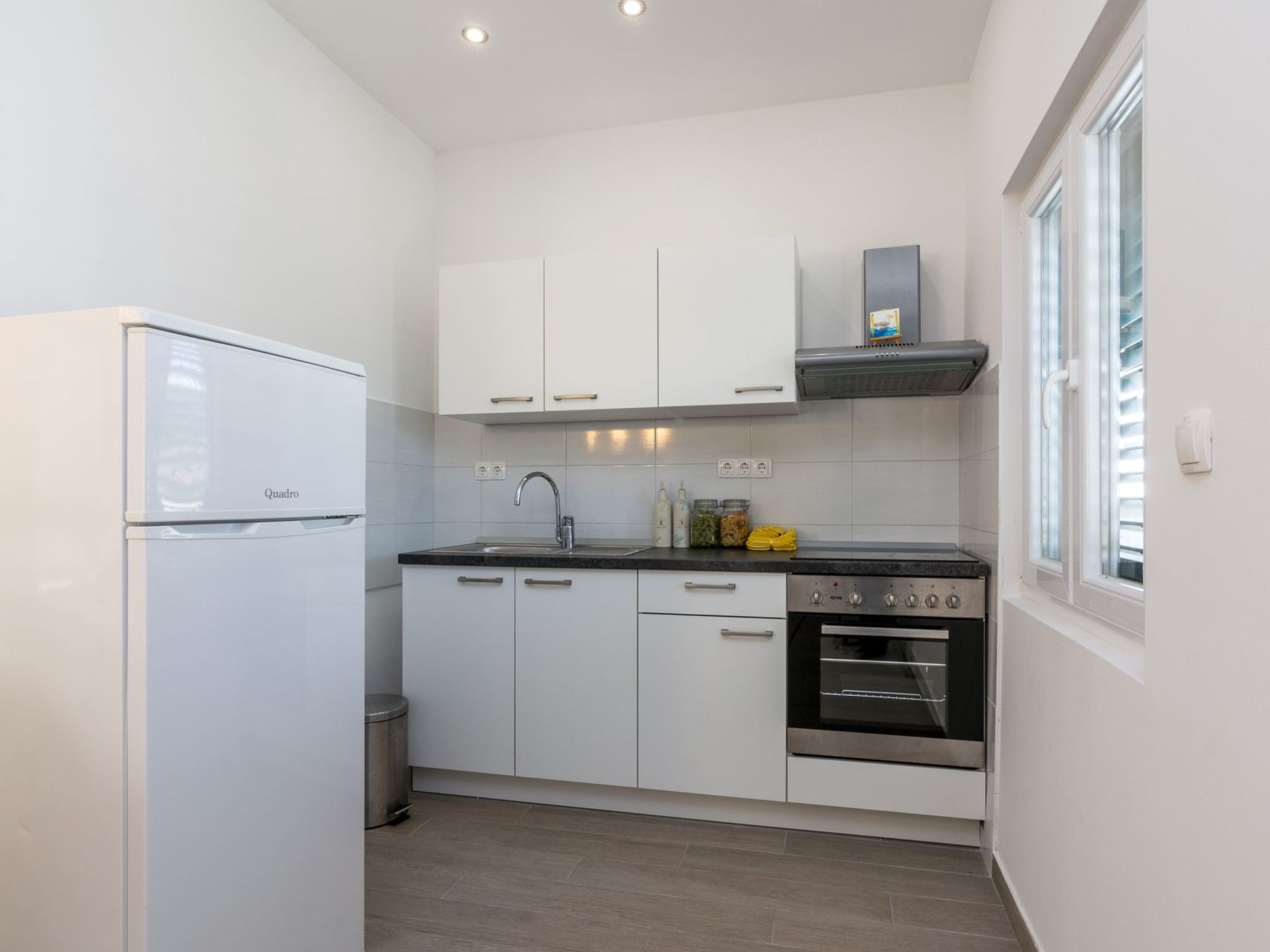 Modernes Ferienhaus mit Terrasse und Meerblick-Binnen