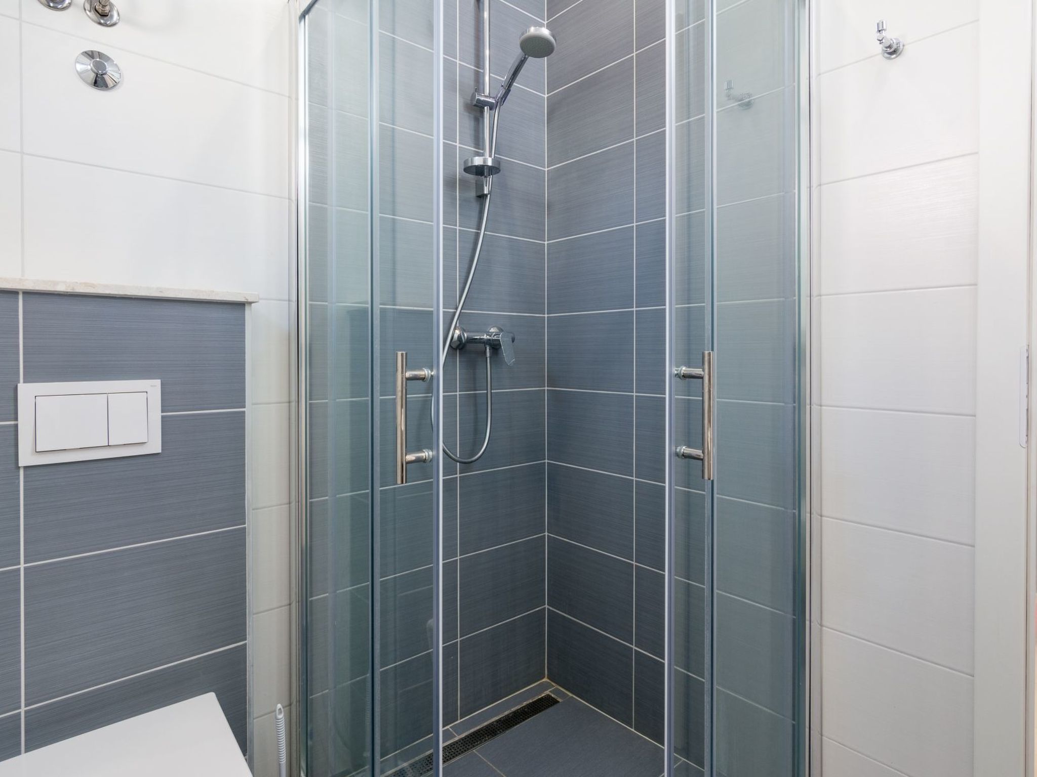 Modernes Ferienhaus mit Terrasse und Meerblick-Binnen