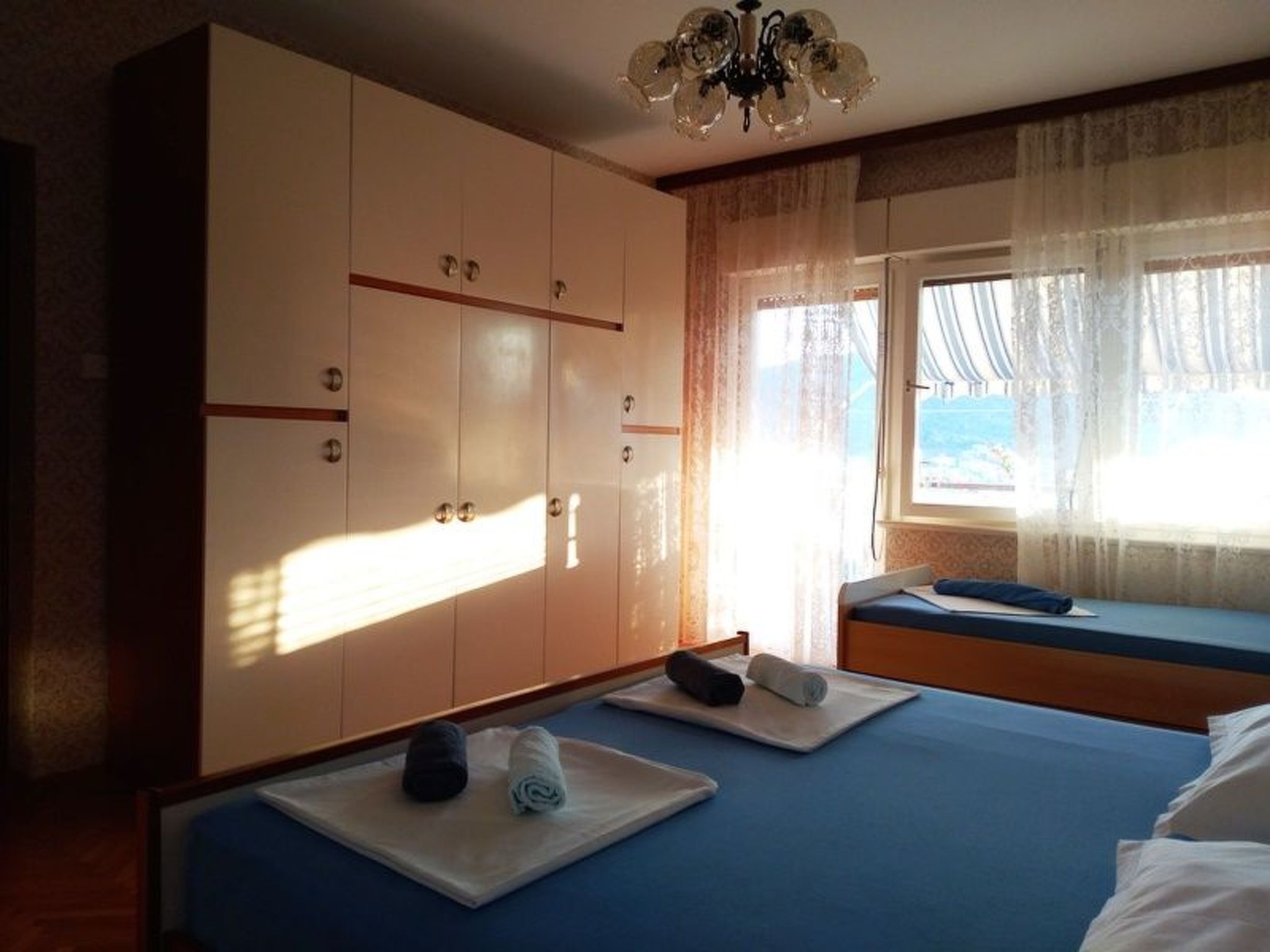 Jasmina für sechs Personen-Image-tags.info