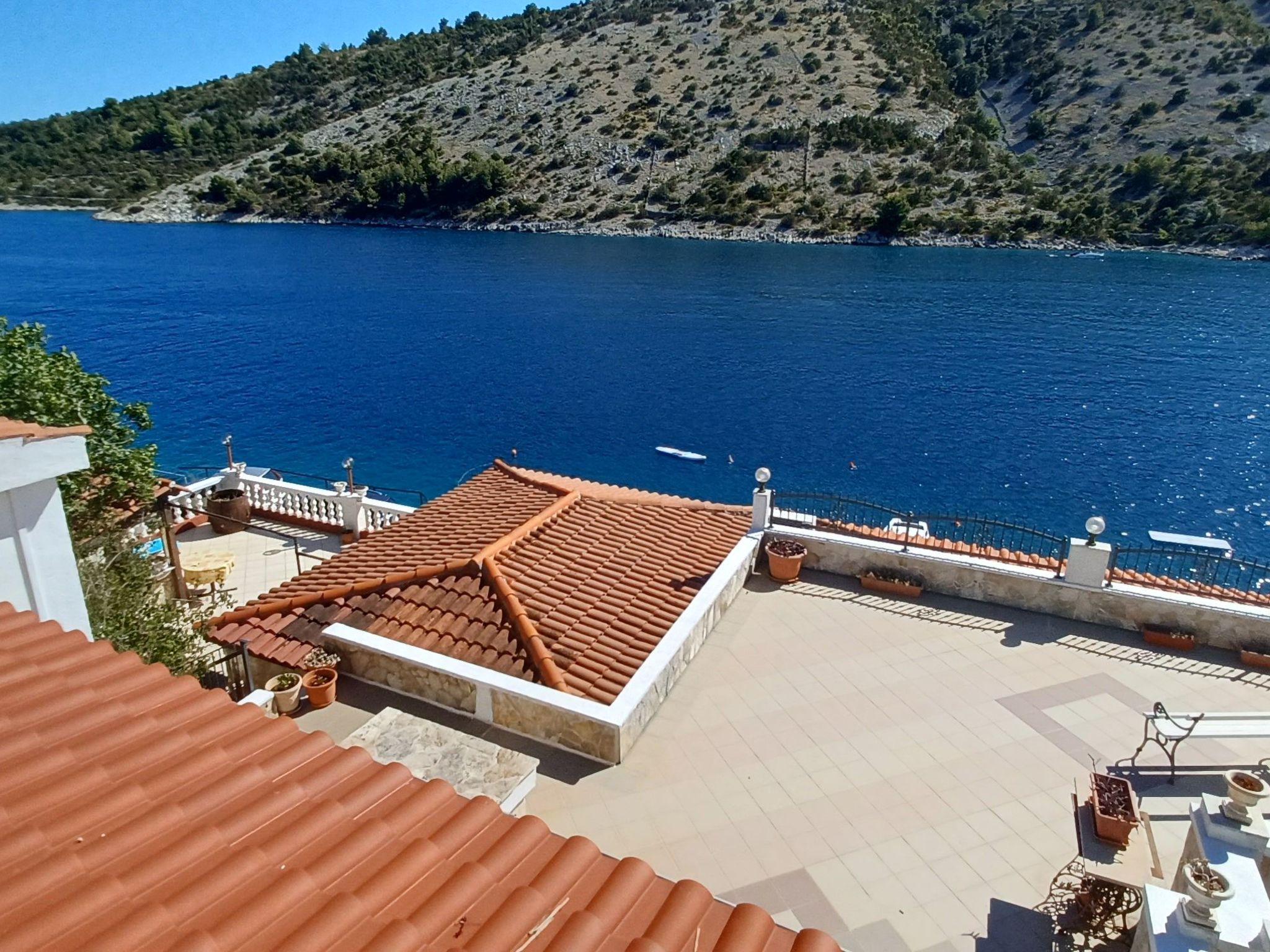Mit Balkon in der zweiten Etage