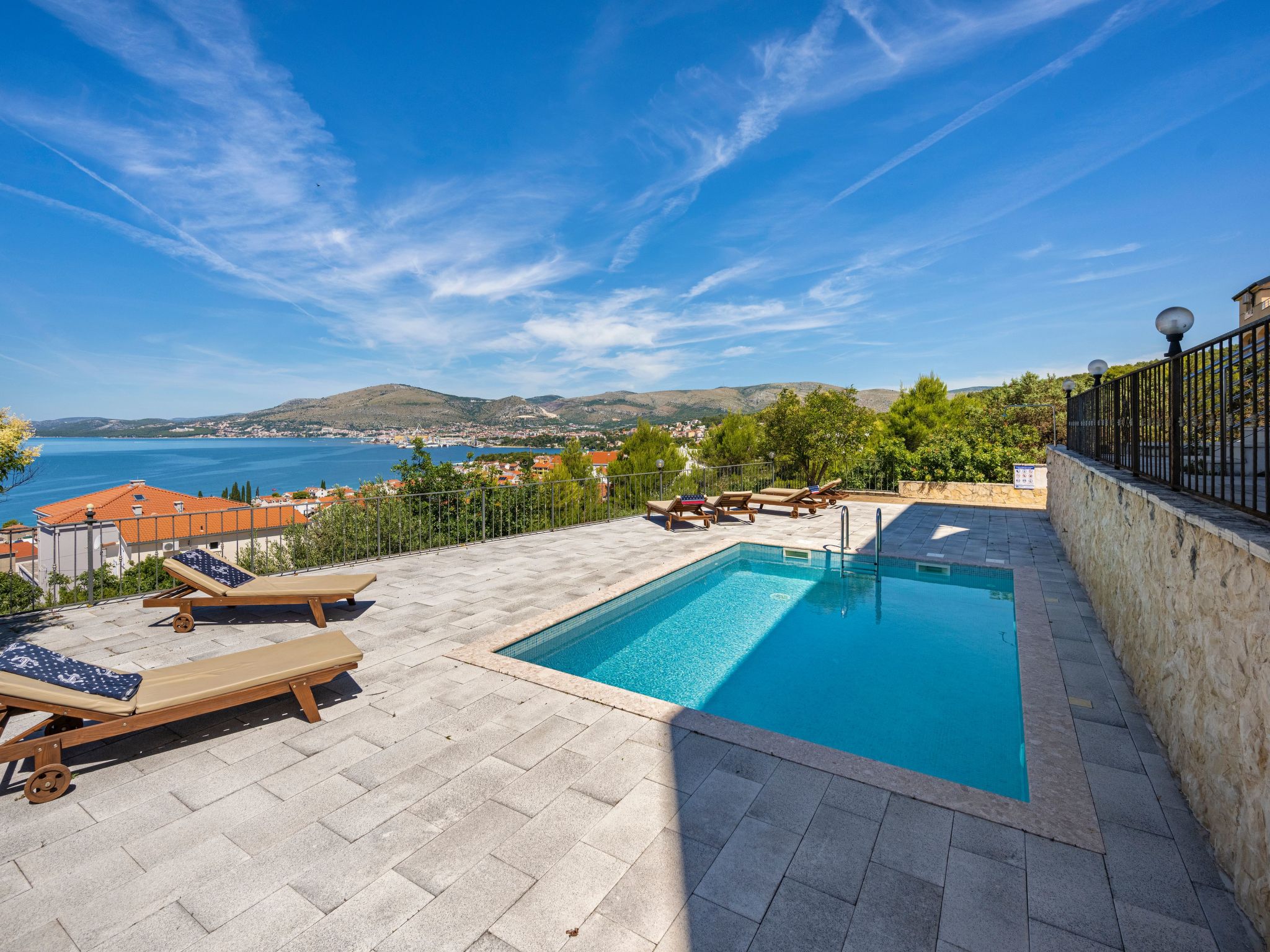 Meerblick-Apartment mit Pool Ciovo Breeze