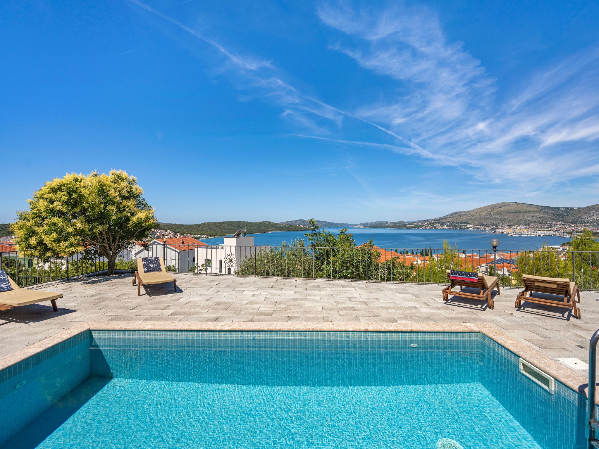 Meerblick-Apartment mit Pool Ciovo Breeze-Image-tags.info