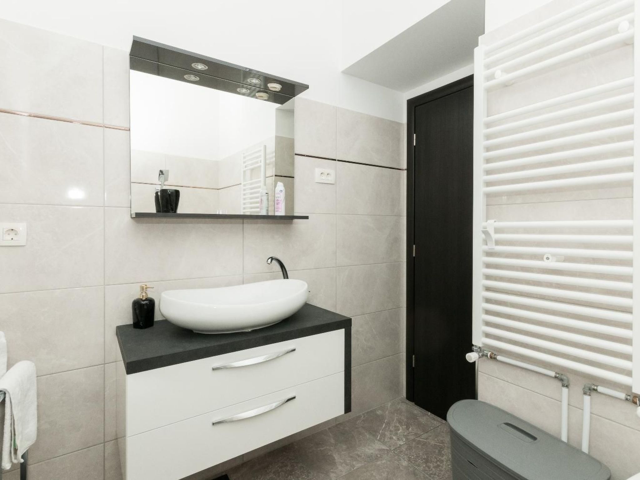 Villa Marta Trogir für 10 Personen in Plano-Drinnen