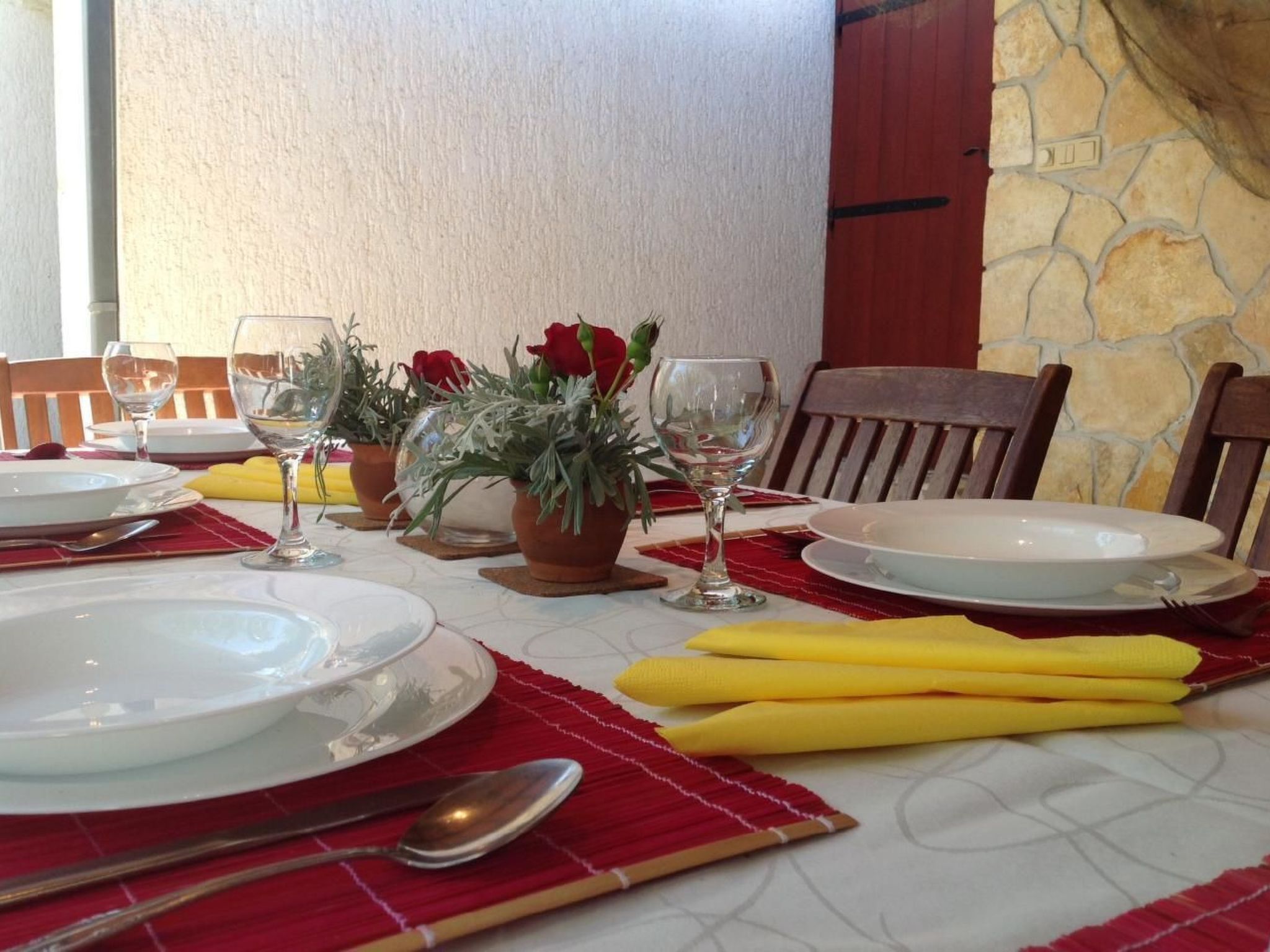 Mit Garten, Grill und Terrasse-Binnen