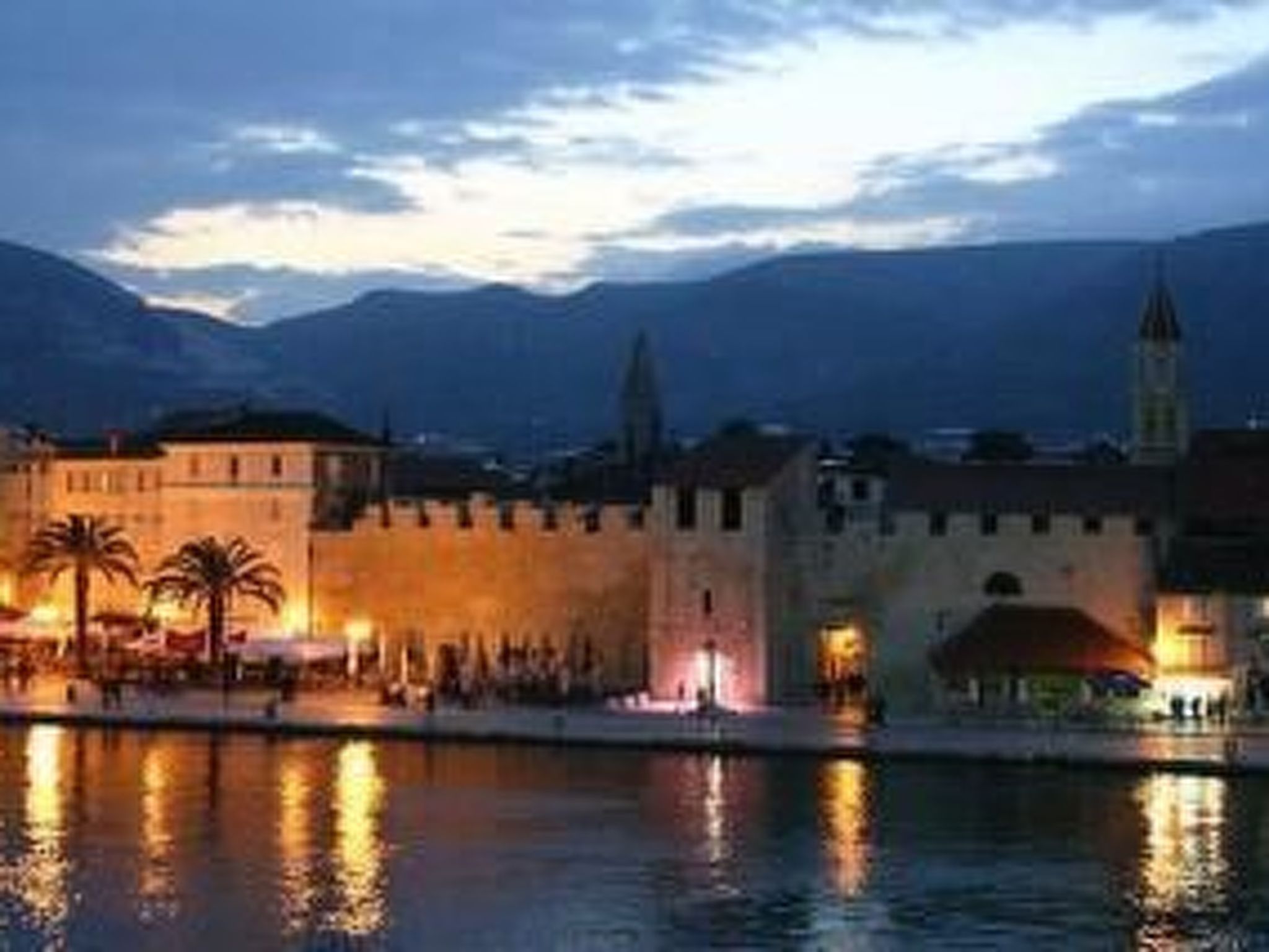 Mit Garten, Grill und Terrasse-Binnen