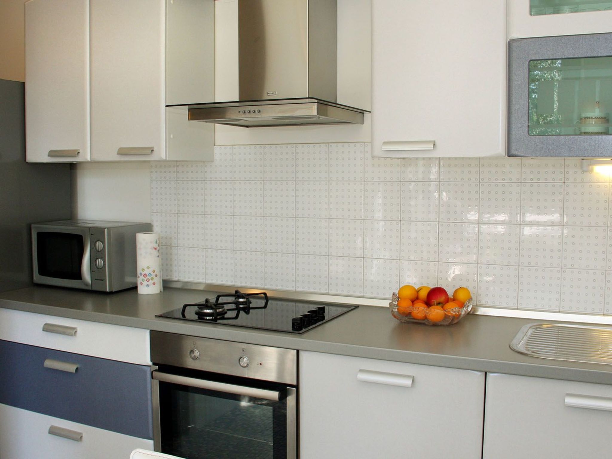 Villa mit Blick auf das Wasser-Image-tags.info