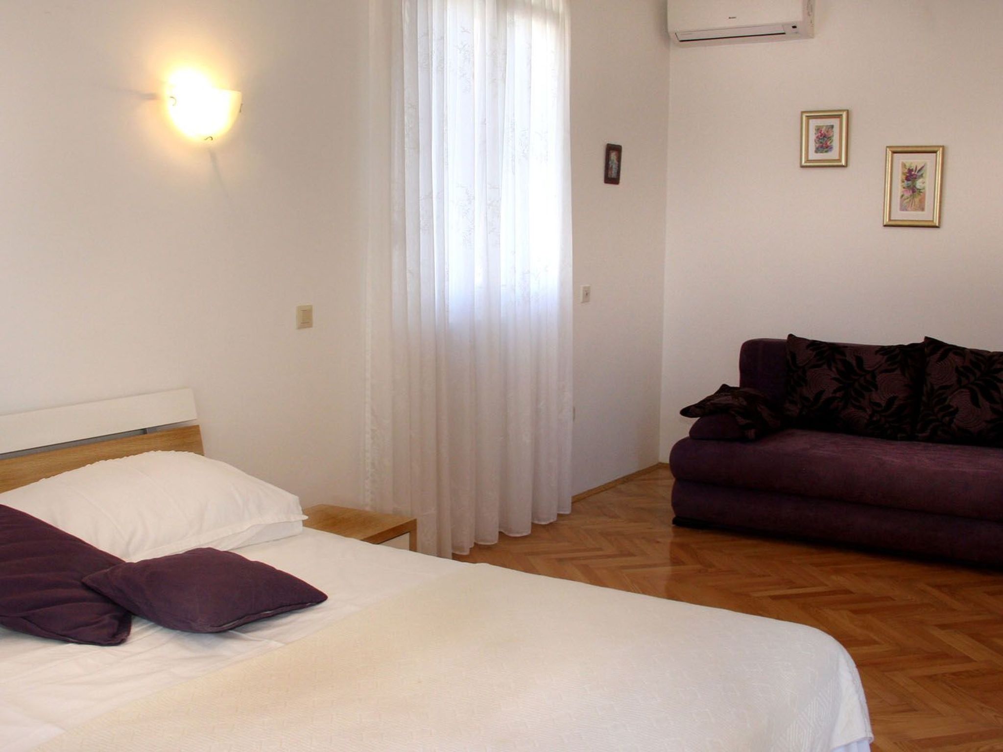 Villa mit Blick auf das Wasser-Image-tags.info