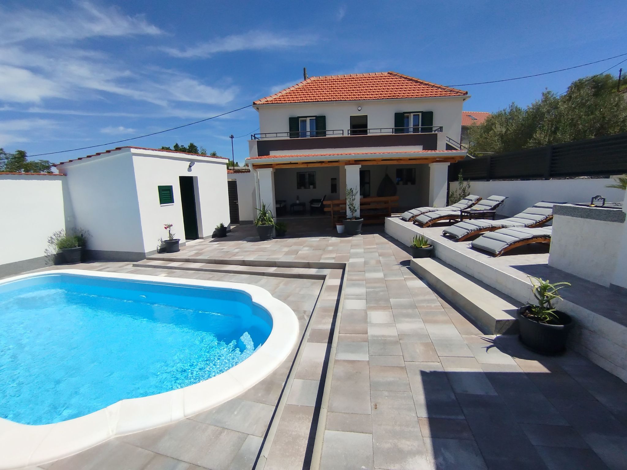 "Ferienhaus Luce" - privater Pool-Drinnen