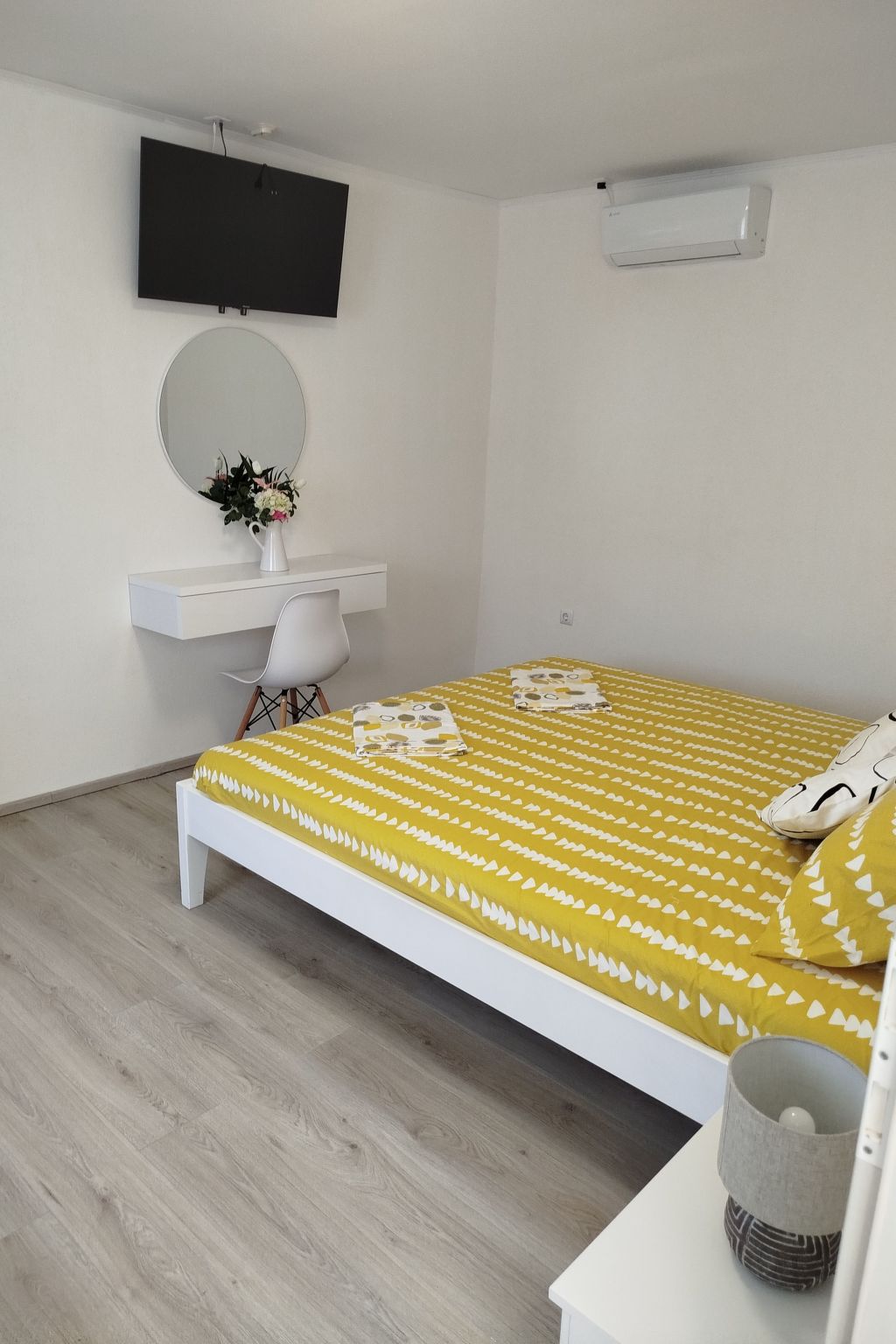 "Ferienhaus Luce" - privater Pool-Drinnen