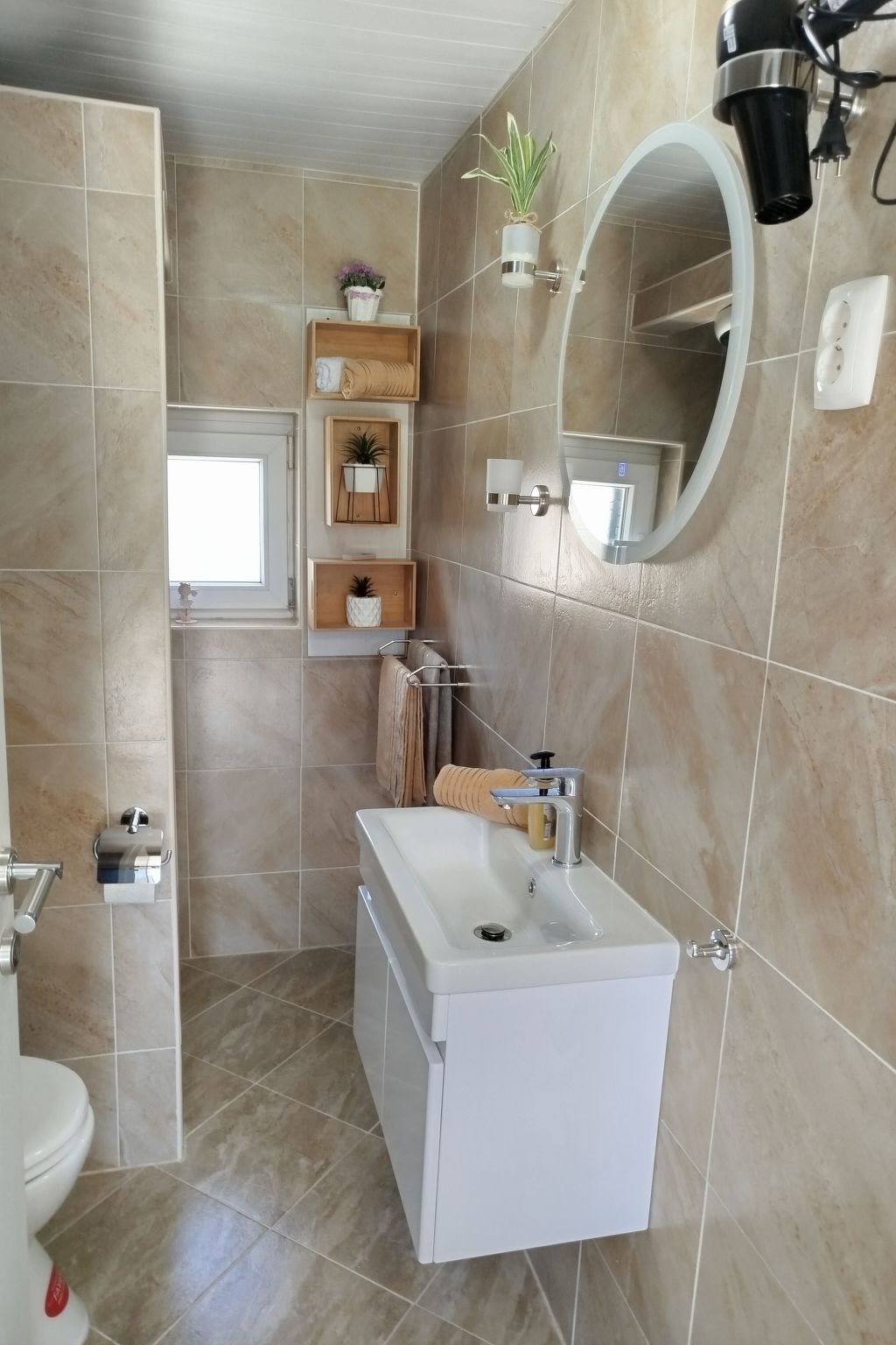 "Ferienhaus Luce" - privater Pool-Drinnen