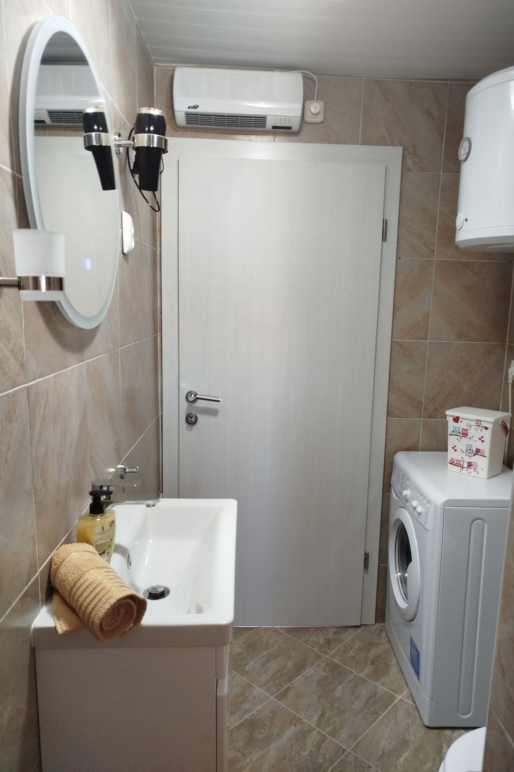 "Ferienhaus Luce" - privater Pool-Drinnen