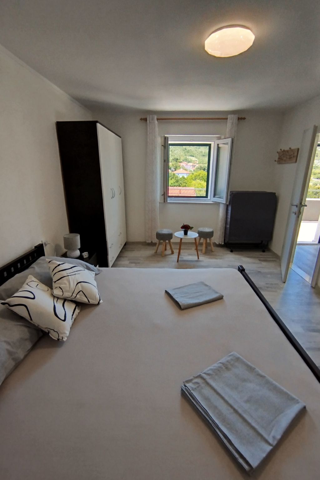 "Ferienhaus Luce" - privater Pool-Drinnen