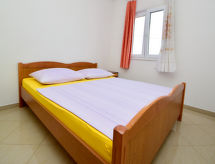 Appartement Vinka: 30 meter van zee in Mastrinka bij Trogir - thumbnail 4