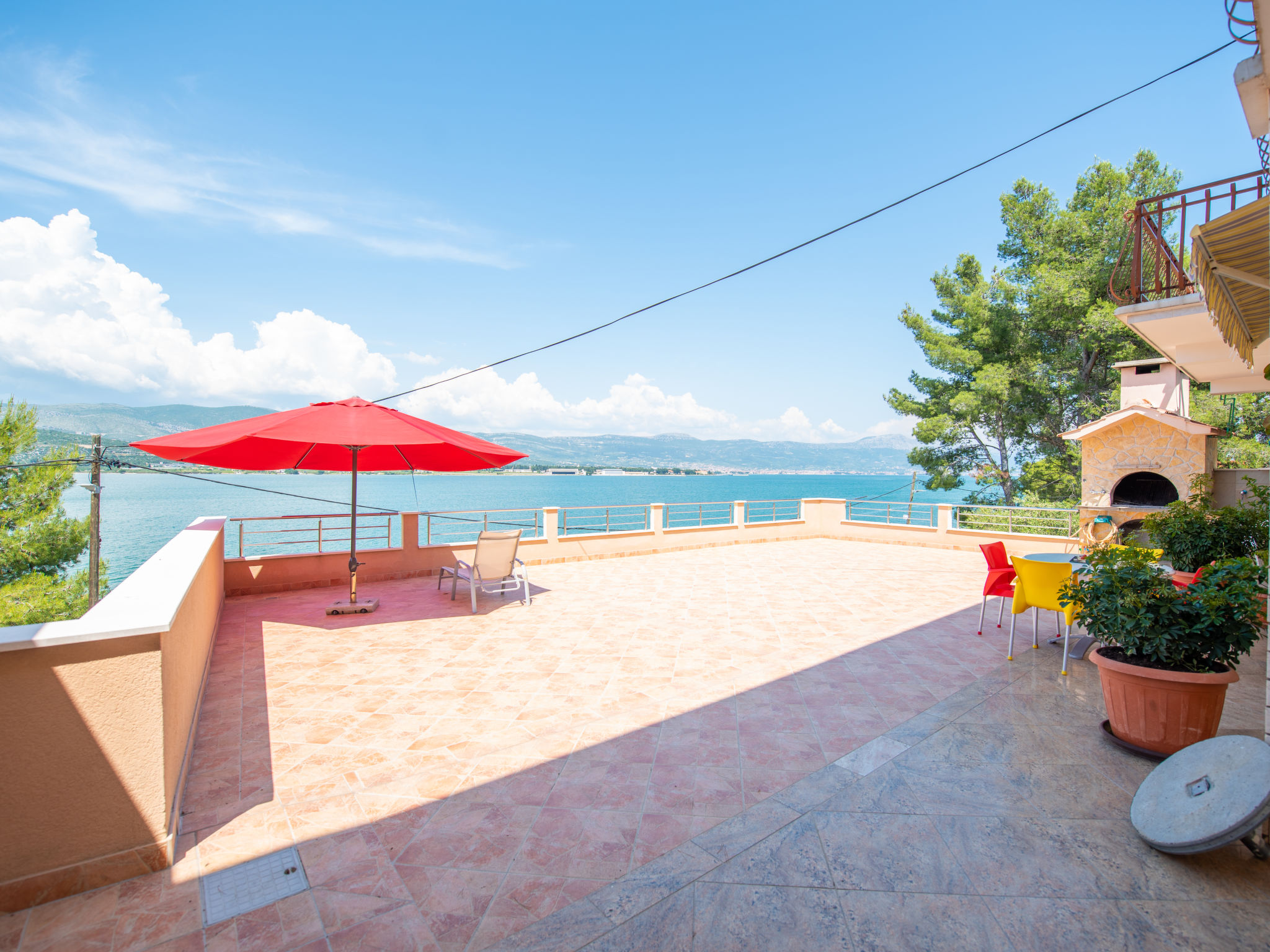 Appartement Vinka: sfeervol vakantiehuis direct aan zee bij Trogir - foto 13